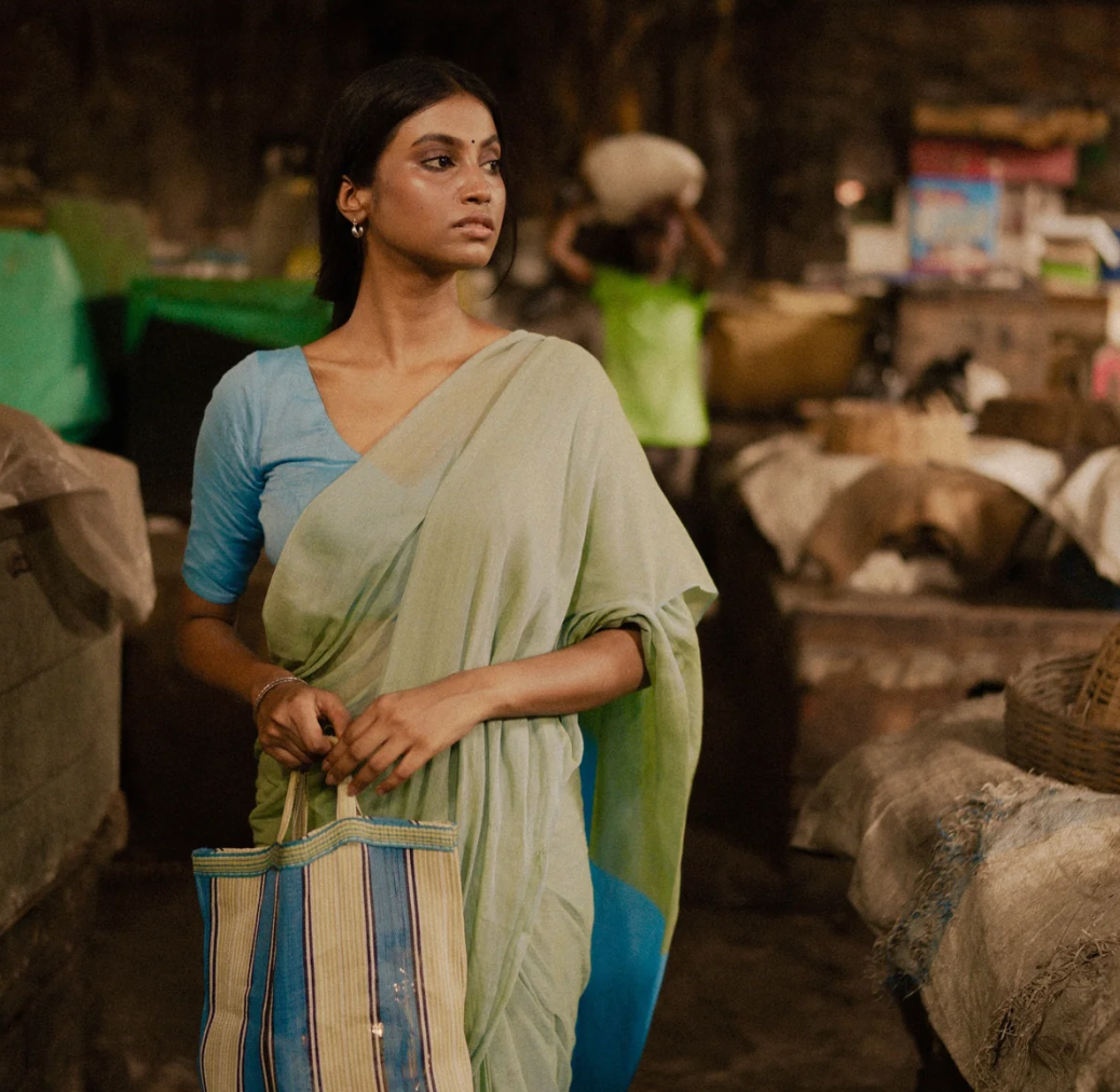 Travel Hacks for Wrinkle-Free Saree for Every Occasion