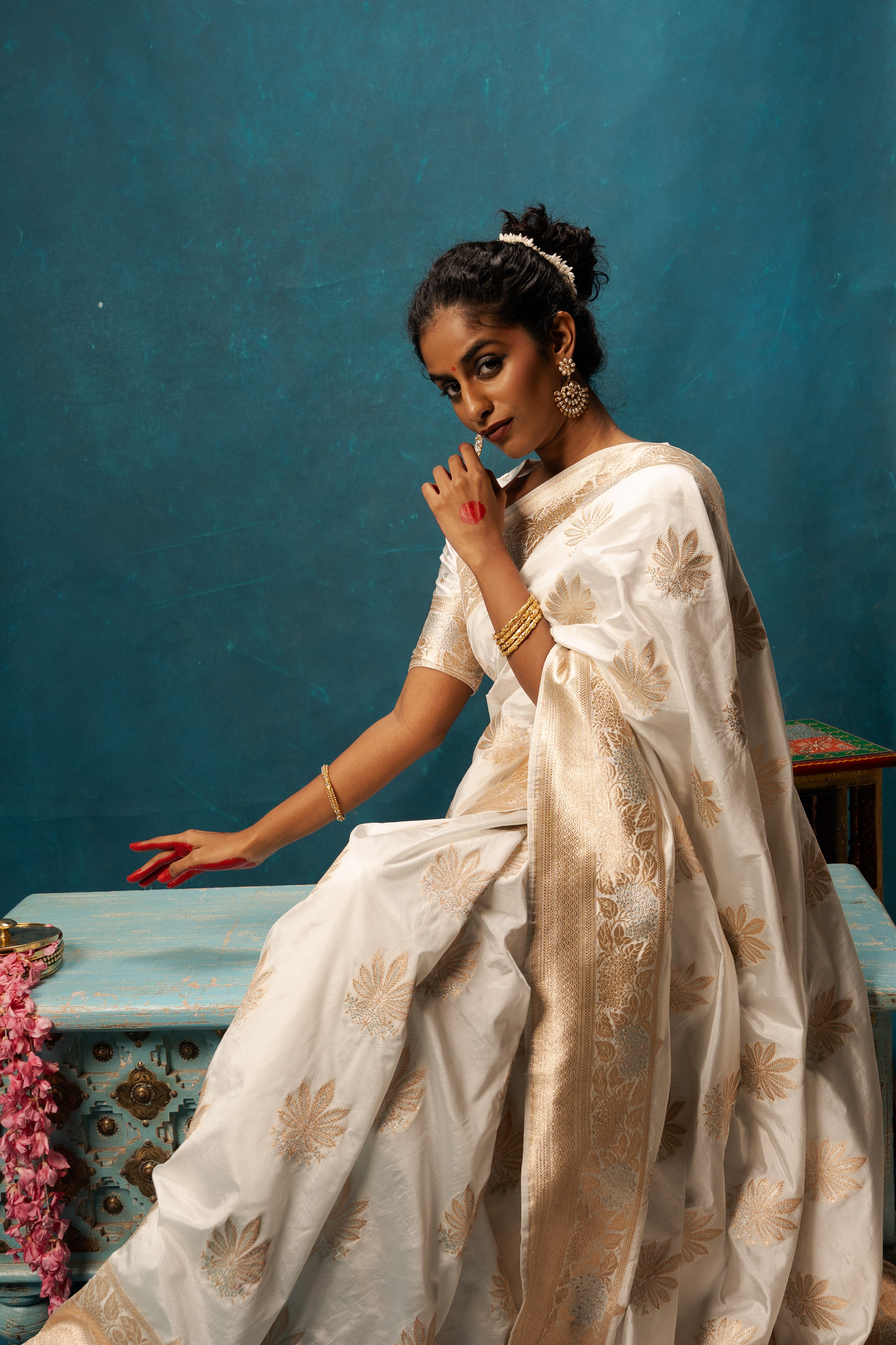 Dhumravarna I White Handwoven Banarasi Saree with Floral Jaal Zari Border and Hemp Butas