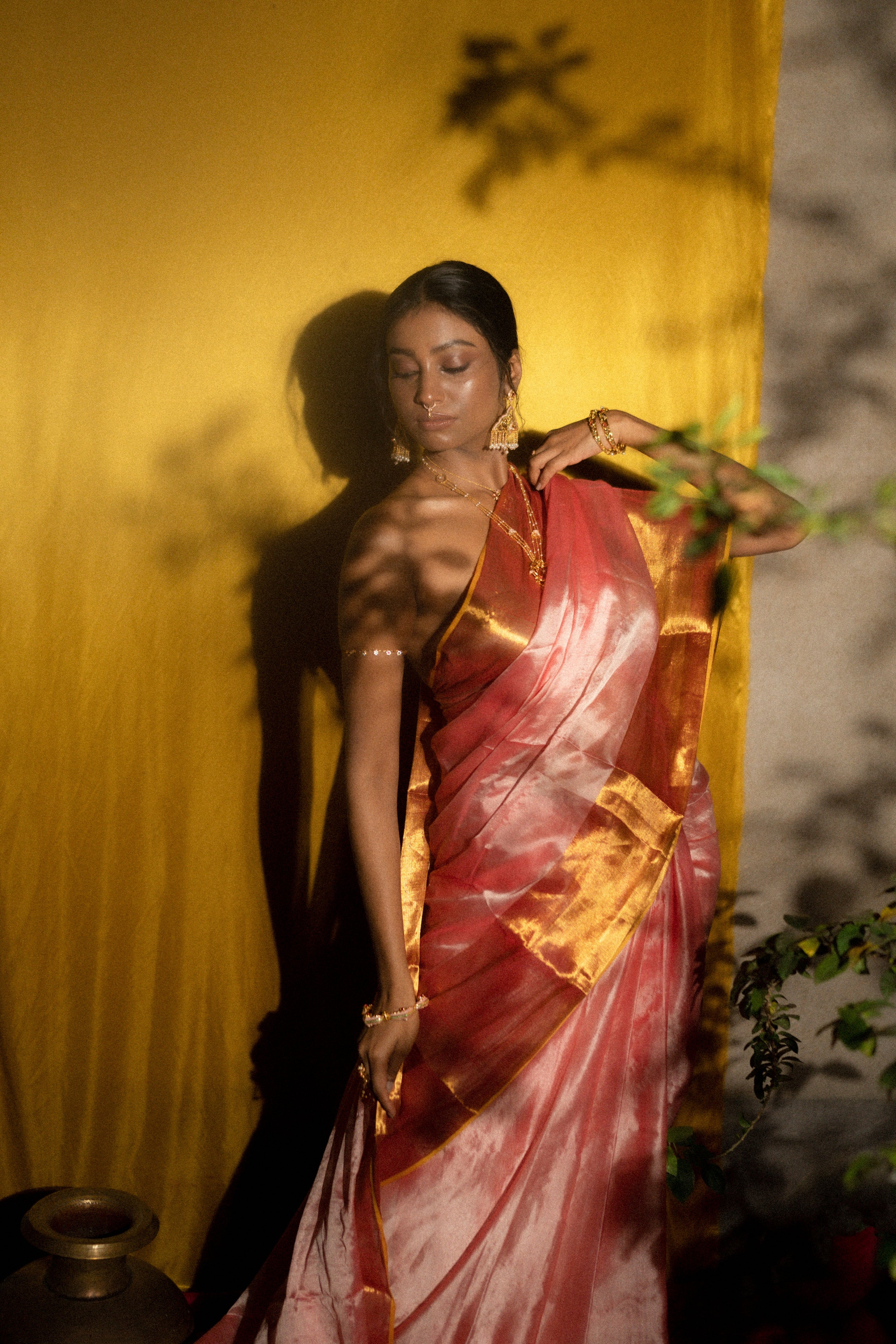 Mohini TLR-402 I Pink handloom saree with with minimal Flaws