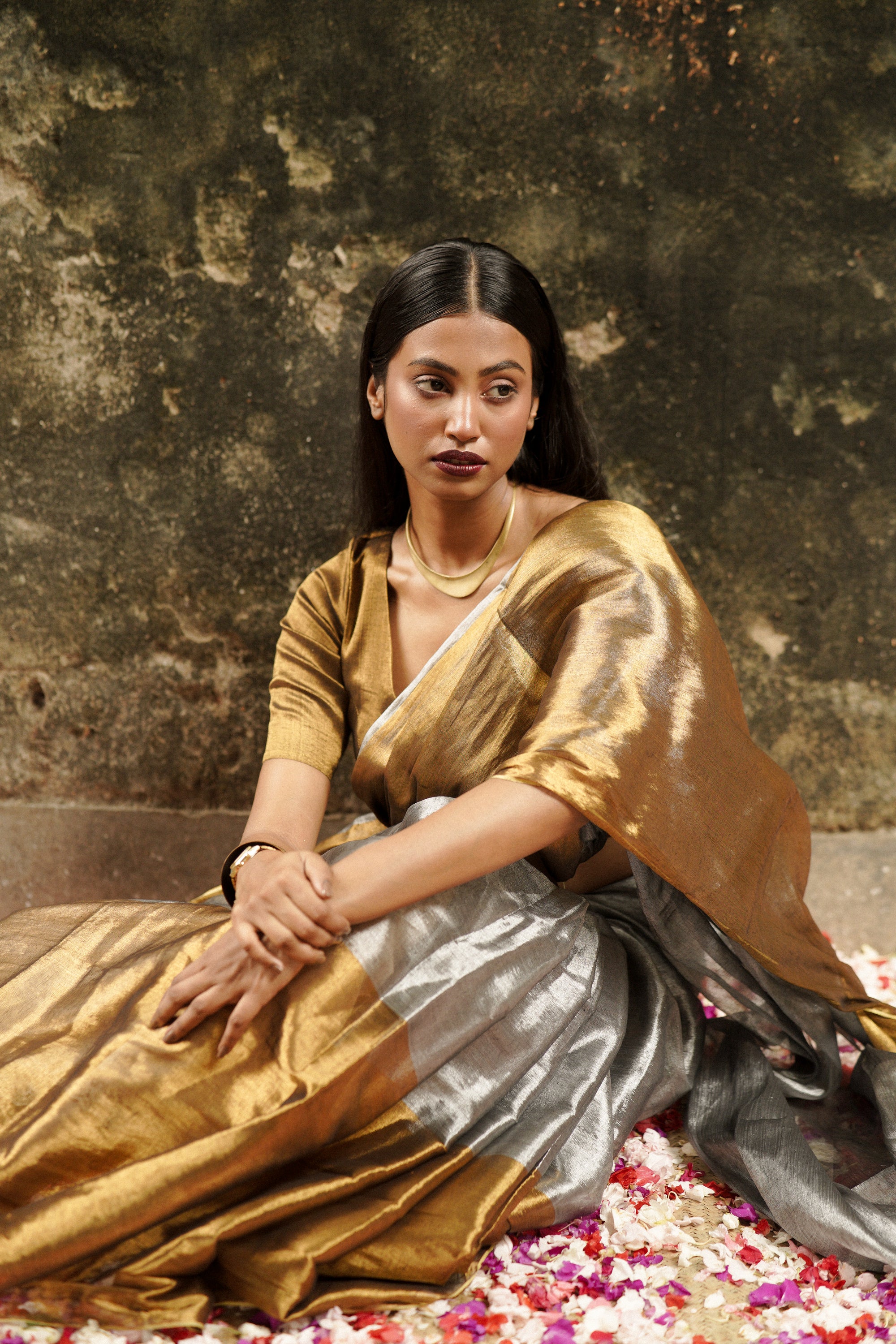 Handwoven Tissue Golden and Silver Saree with Ready to Wear Golden Blouse Combo (Chandi Aur Sona & Sona)