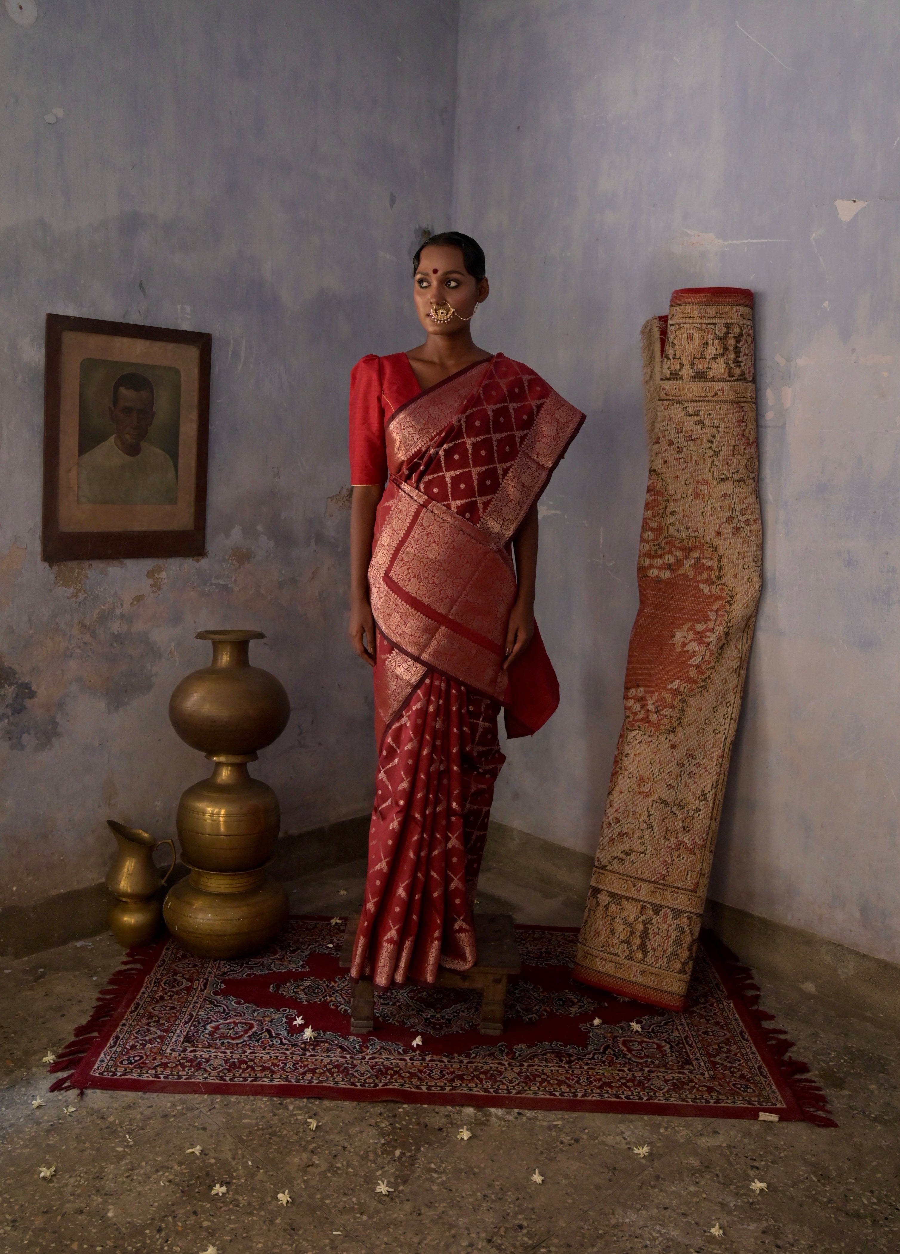 Taruja I Red Handloom silk Jaal Banarasi Saree with floral Zari Border