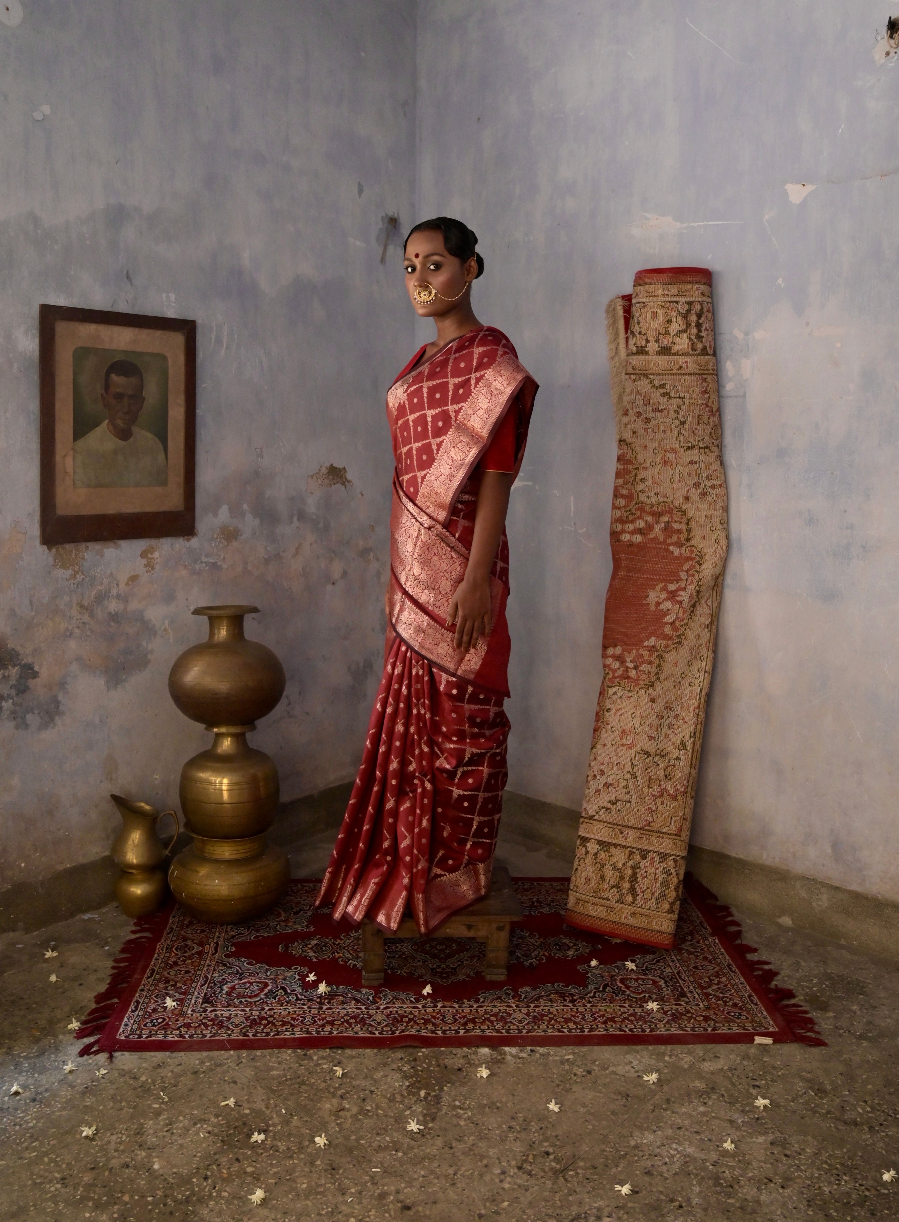 Taruja I Red Handloom silk Jaal Banarasi Saree with floral Zari Border