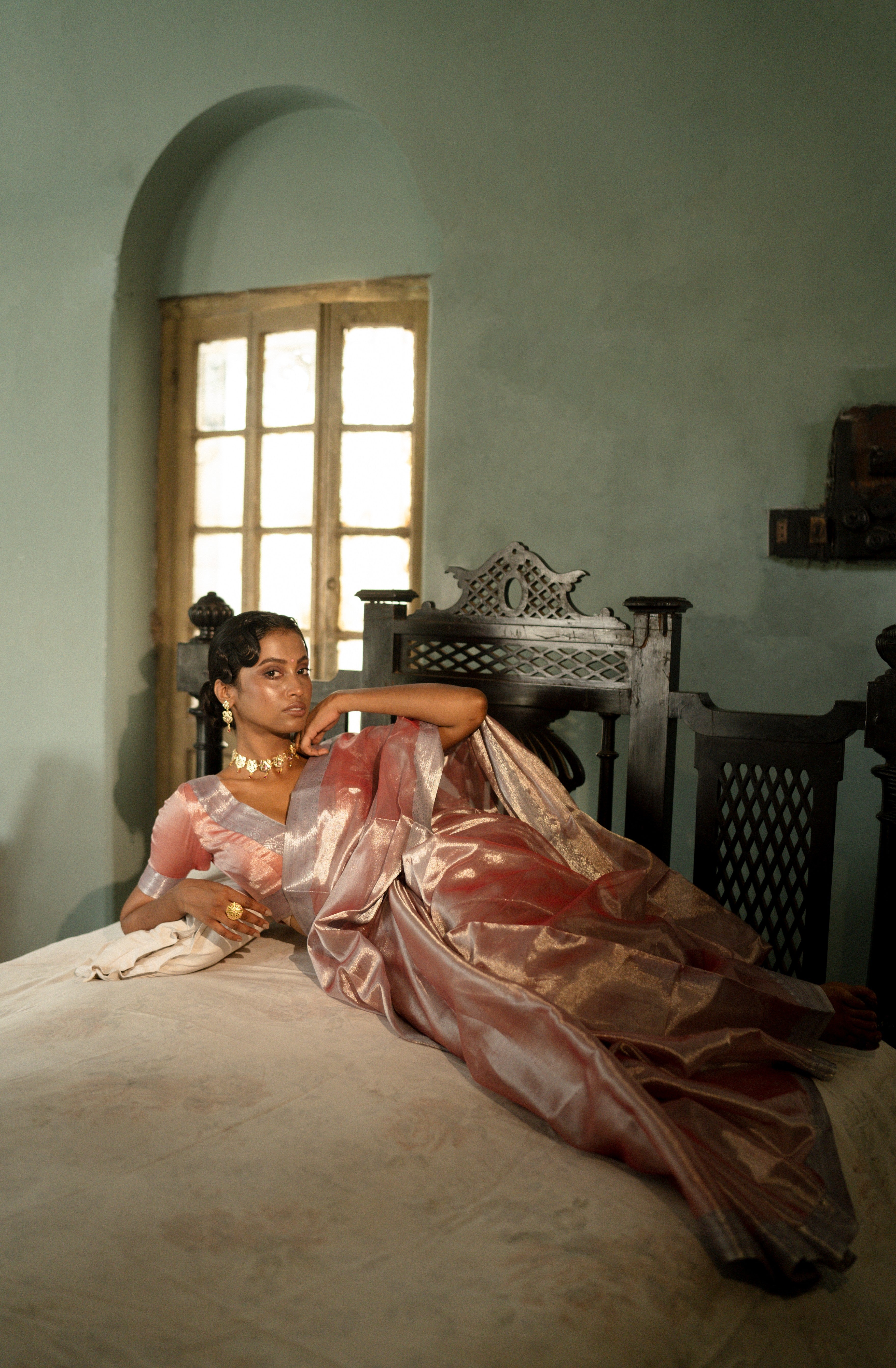 Glory to the crown TLR-262 I Pastel Coffee Handloom Saree with minimal Flaws