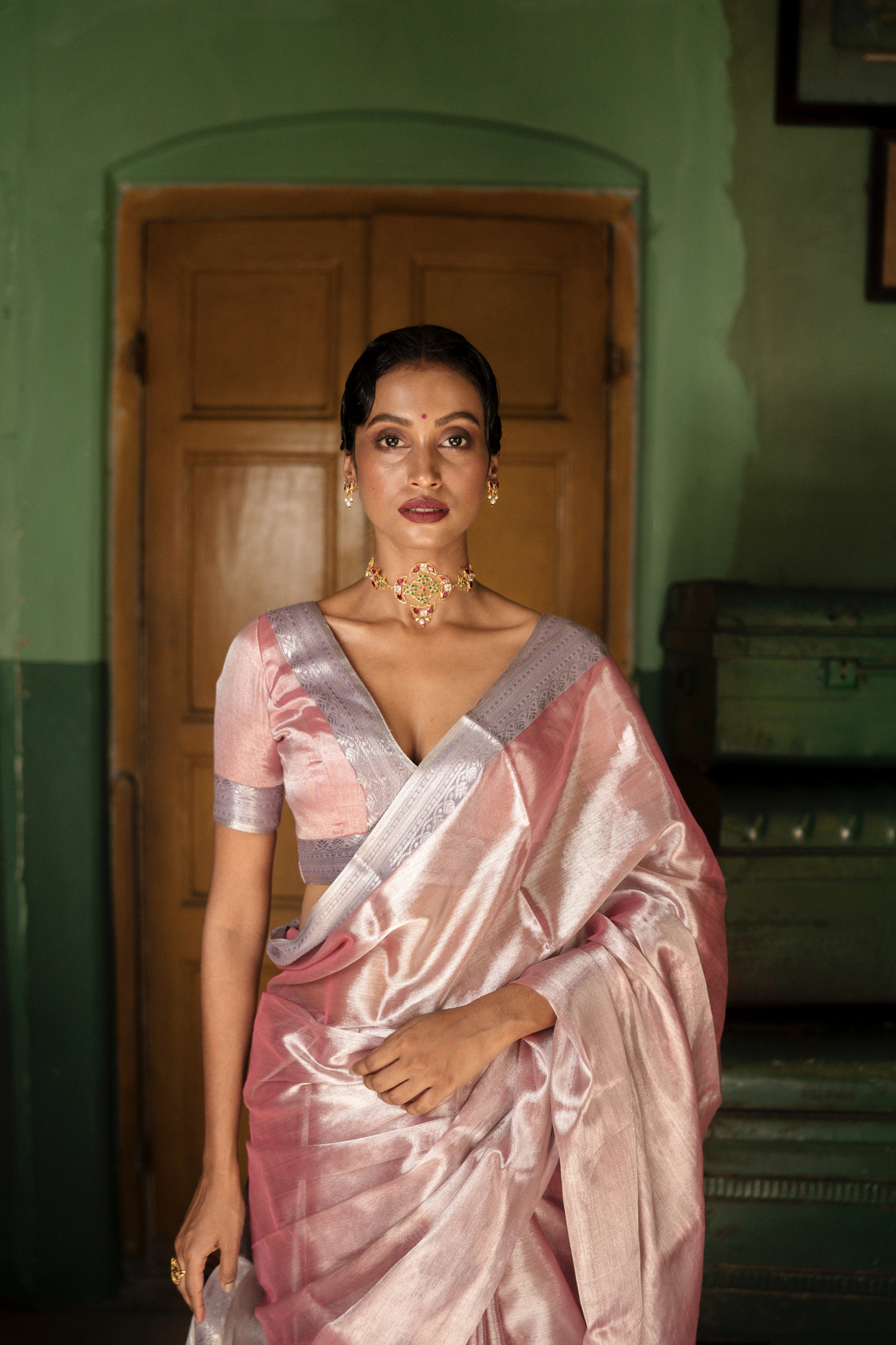 Her Majesty TLR-254 I Pink Handloom Saree with minimal Flaws