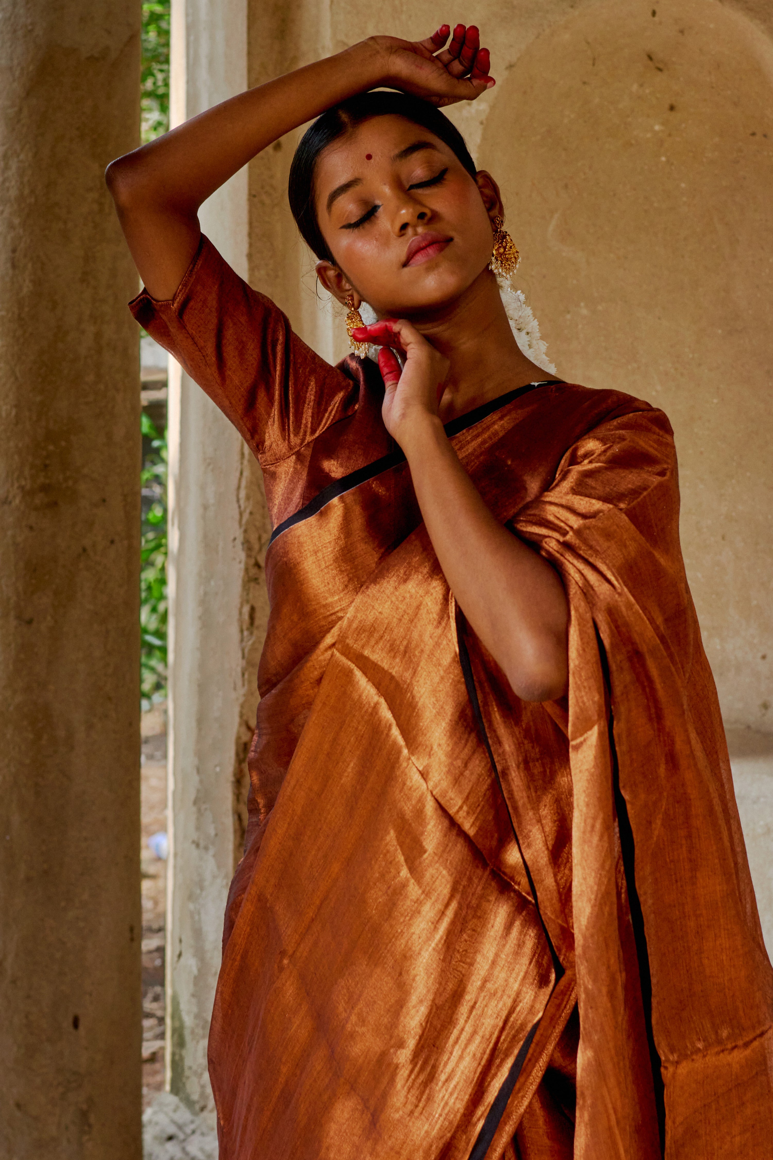 Handwoven Copper Tissue Saree with Ready to Wear Coper Blouse Combo (Copper kalakar & Trikon Tamba)