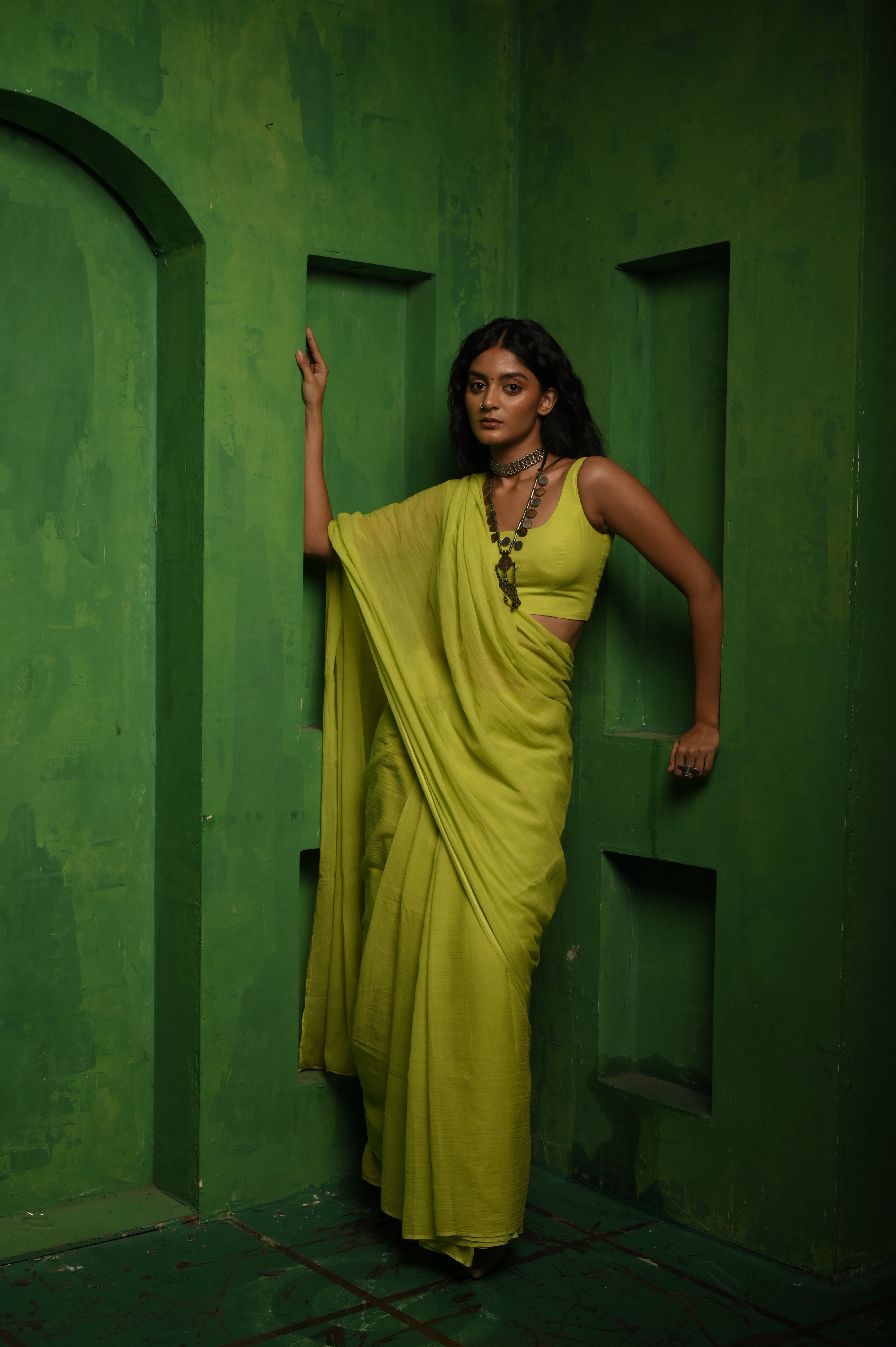 Handwoven Lime Green Mul Modal Saree With Ready to Wear Sleeveless Blouse Combo (Lime Lush & Citron Charm)