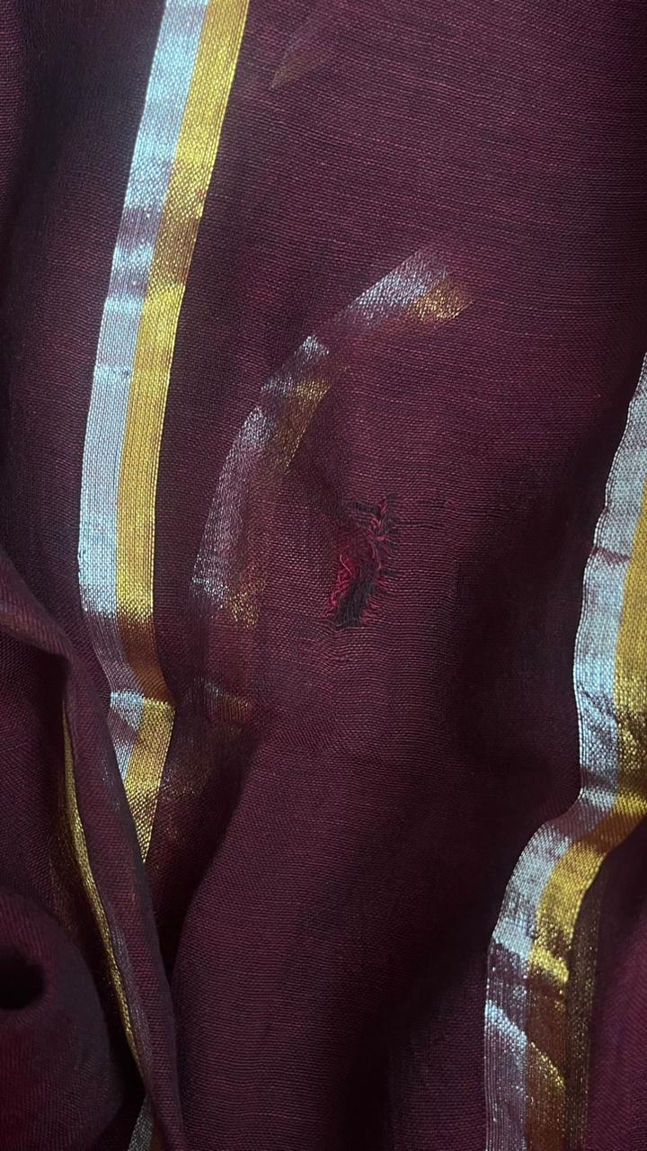 Ravira TLR-455 I Maroon Handloom Mul Cotton Saree with minimal flaws