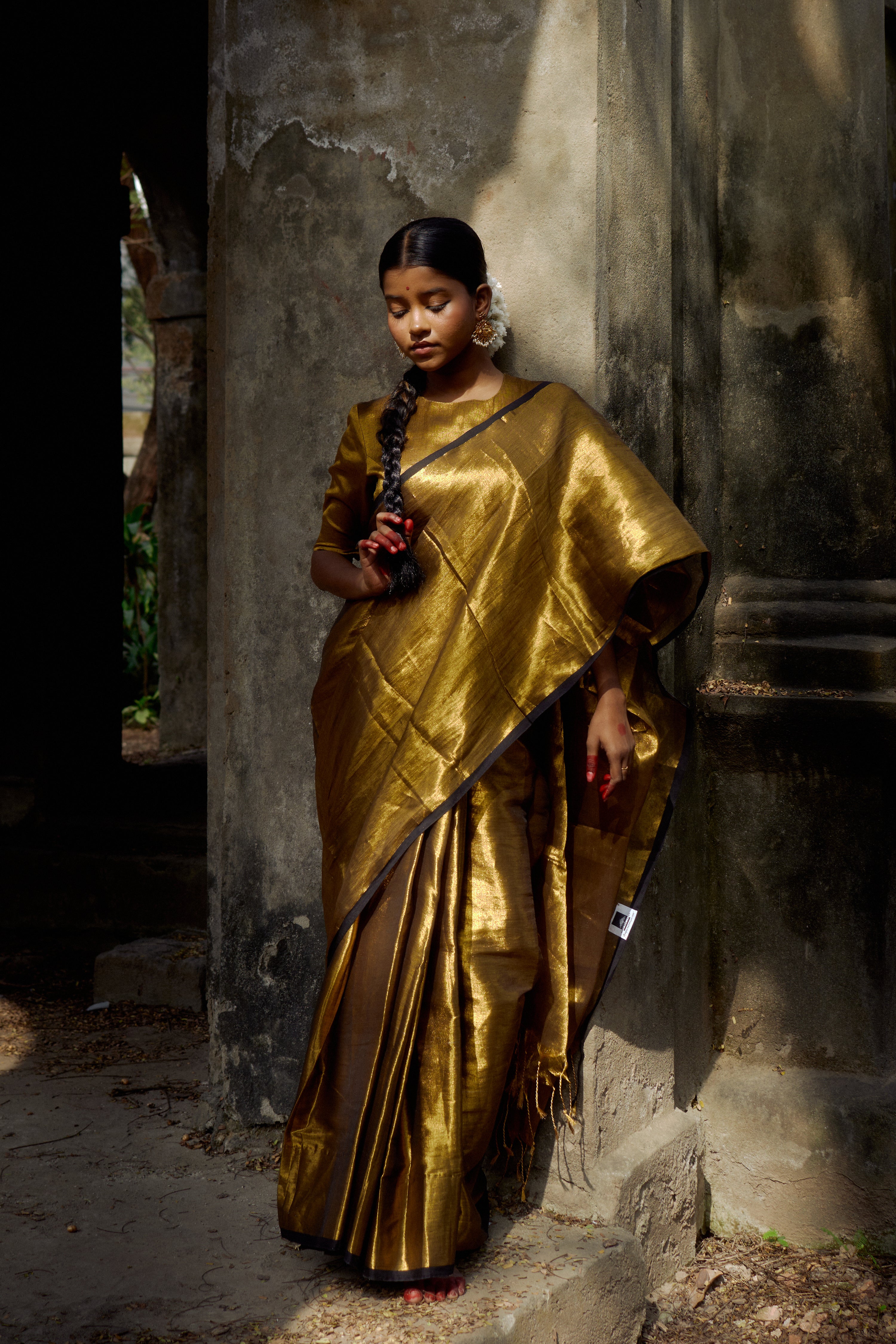 gold-color-tissue-saree-with-black-border