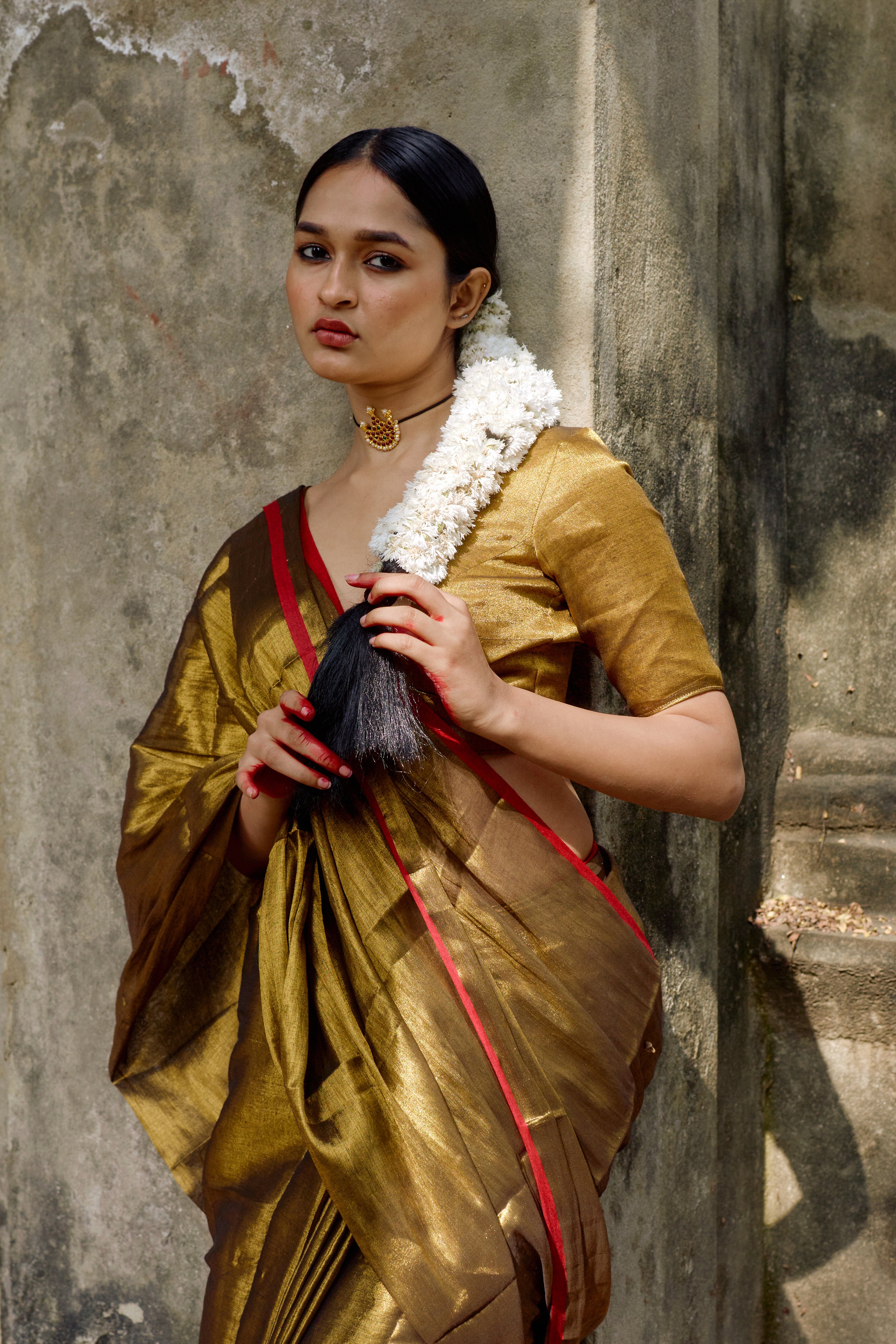 golden-metallic-saree-online