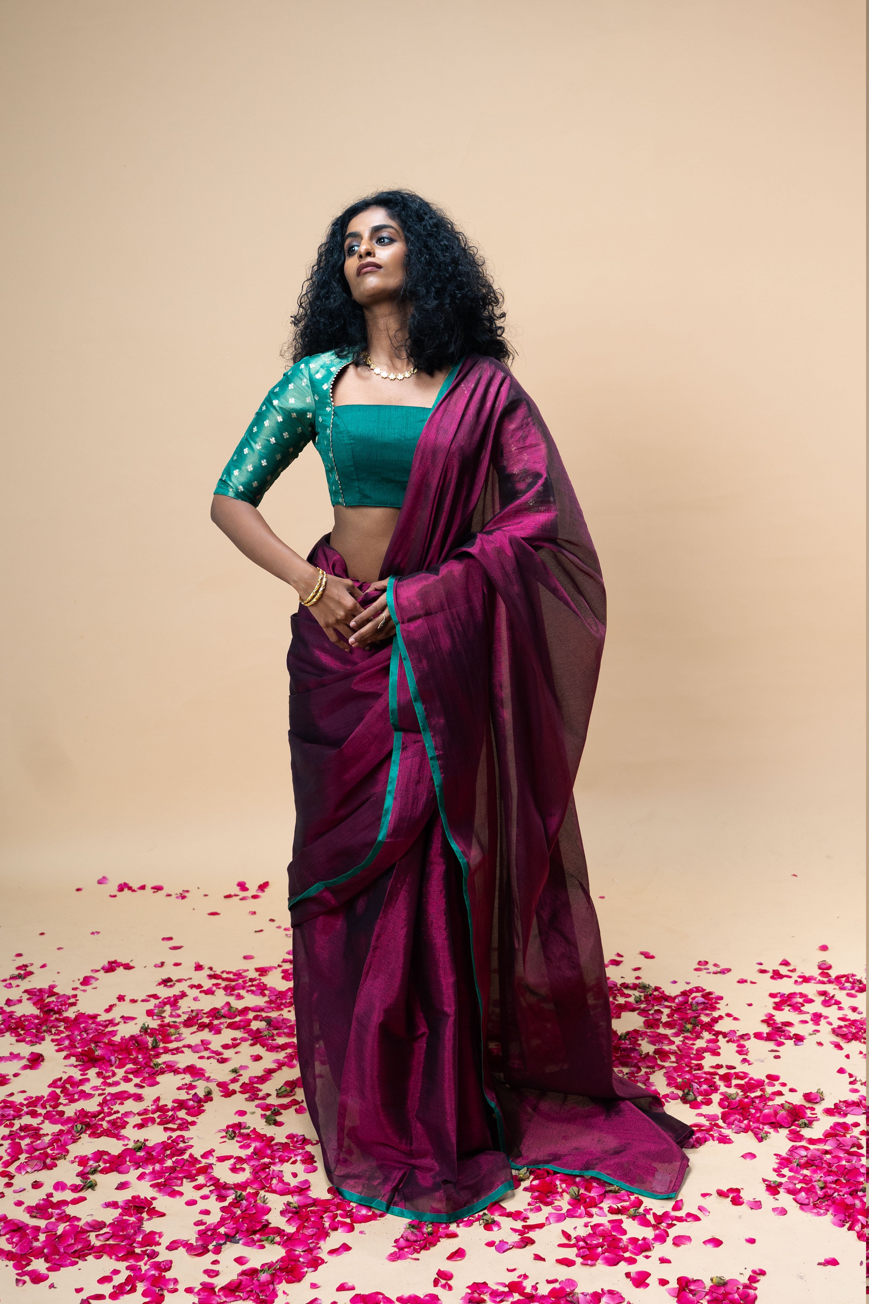green-bordered-handwoven-tissue-saree-in-dark-pink-colour