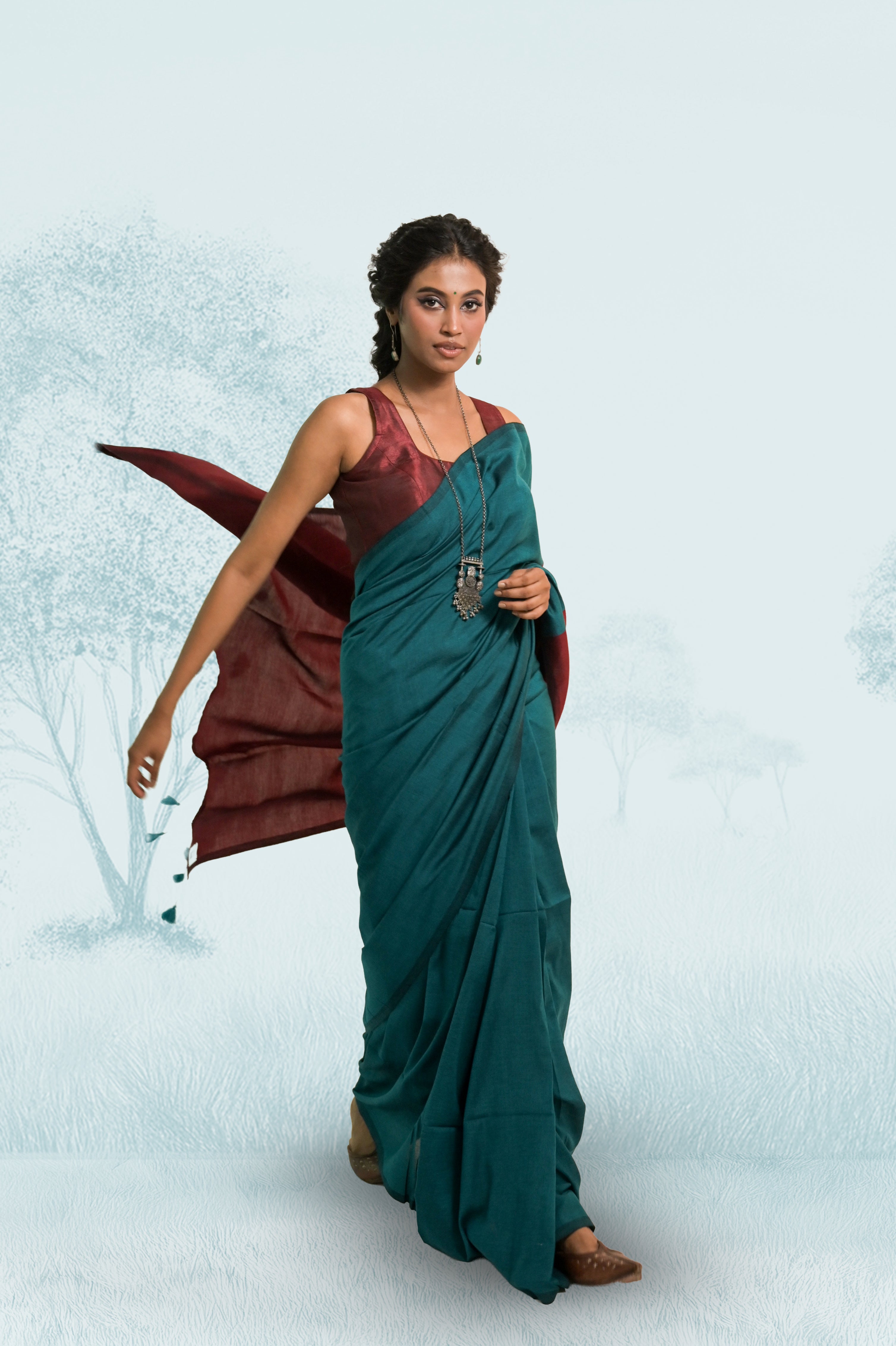 hadwoven-bottle-green-cotton-saree-with maroon-pallu
