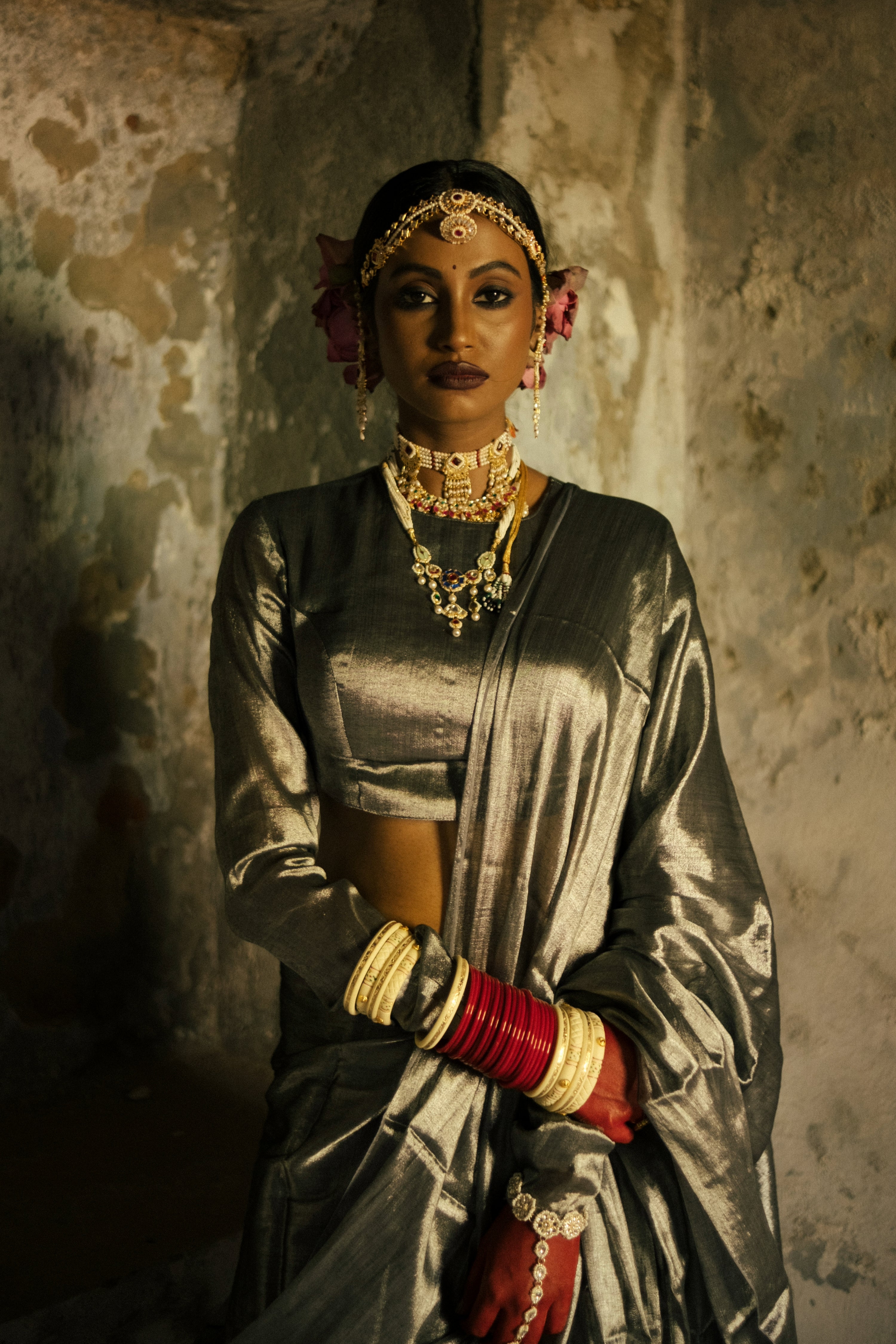 hand-woven-silver-tissue-saree