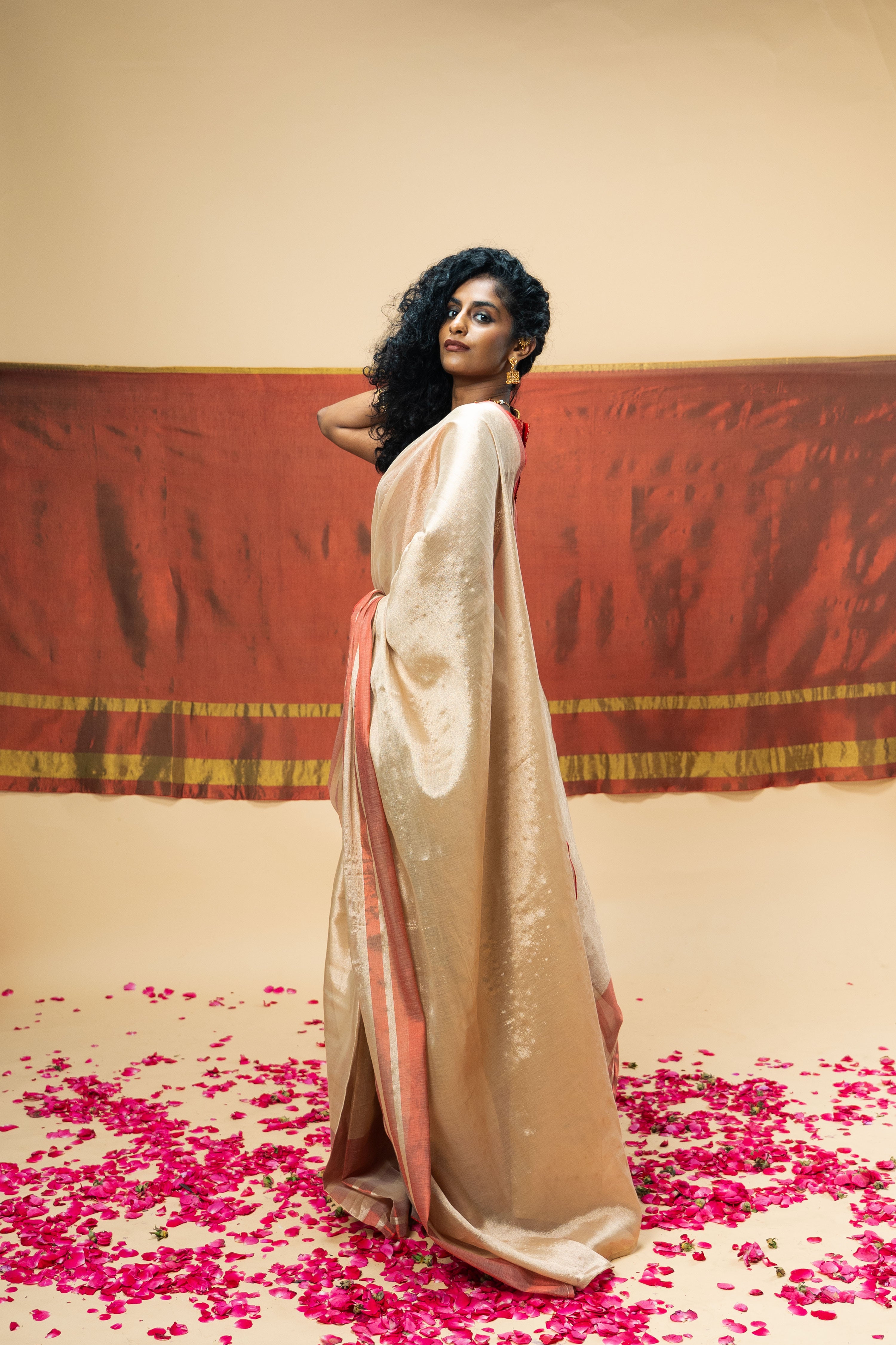 handloom-pure-tissue-saree-in-rose-gold-colour