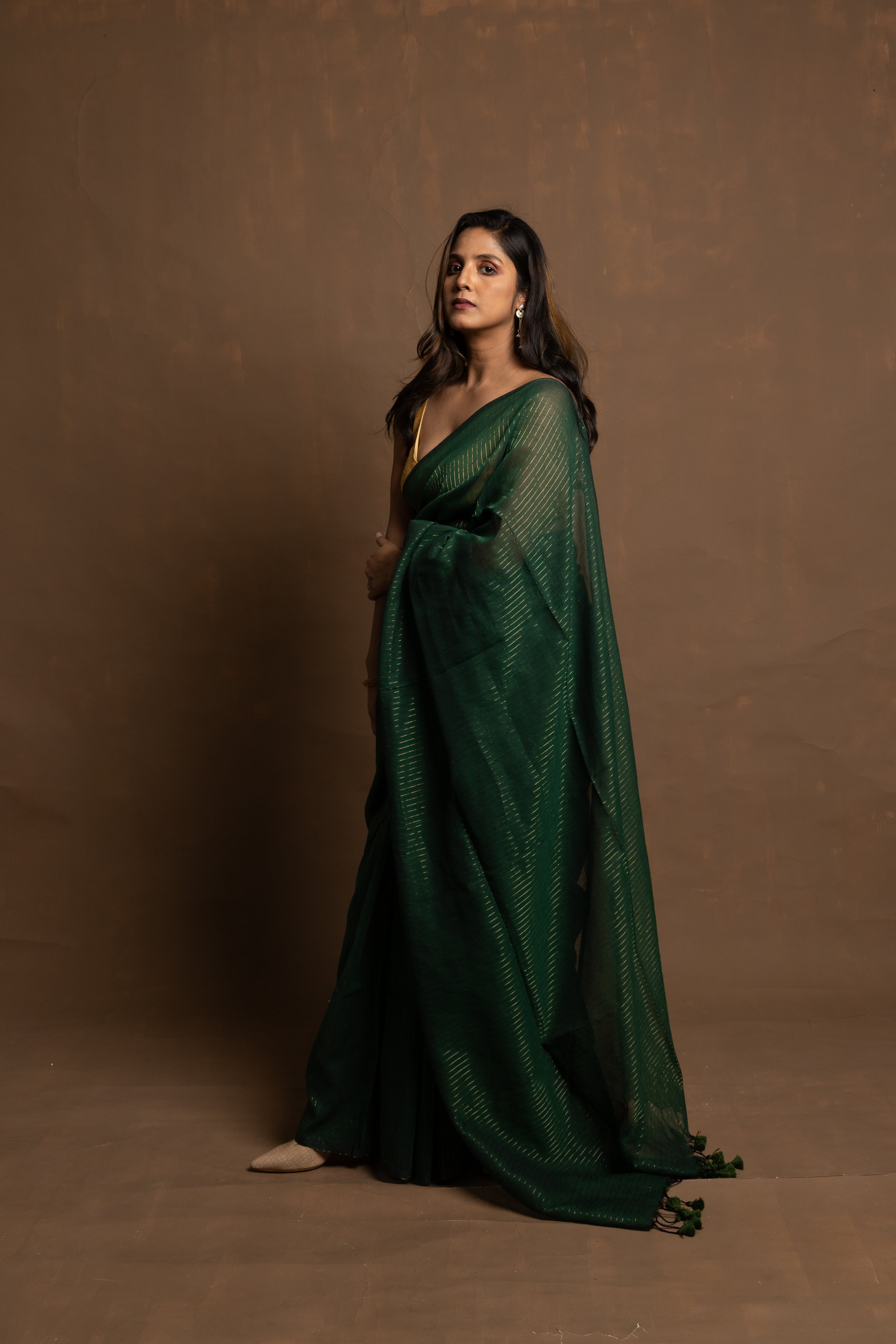 handwove-green-saree-with-zari-stripes