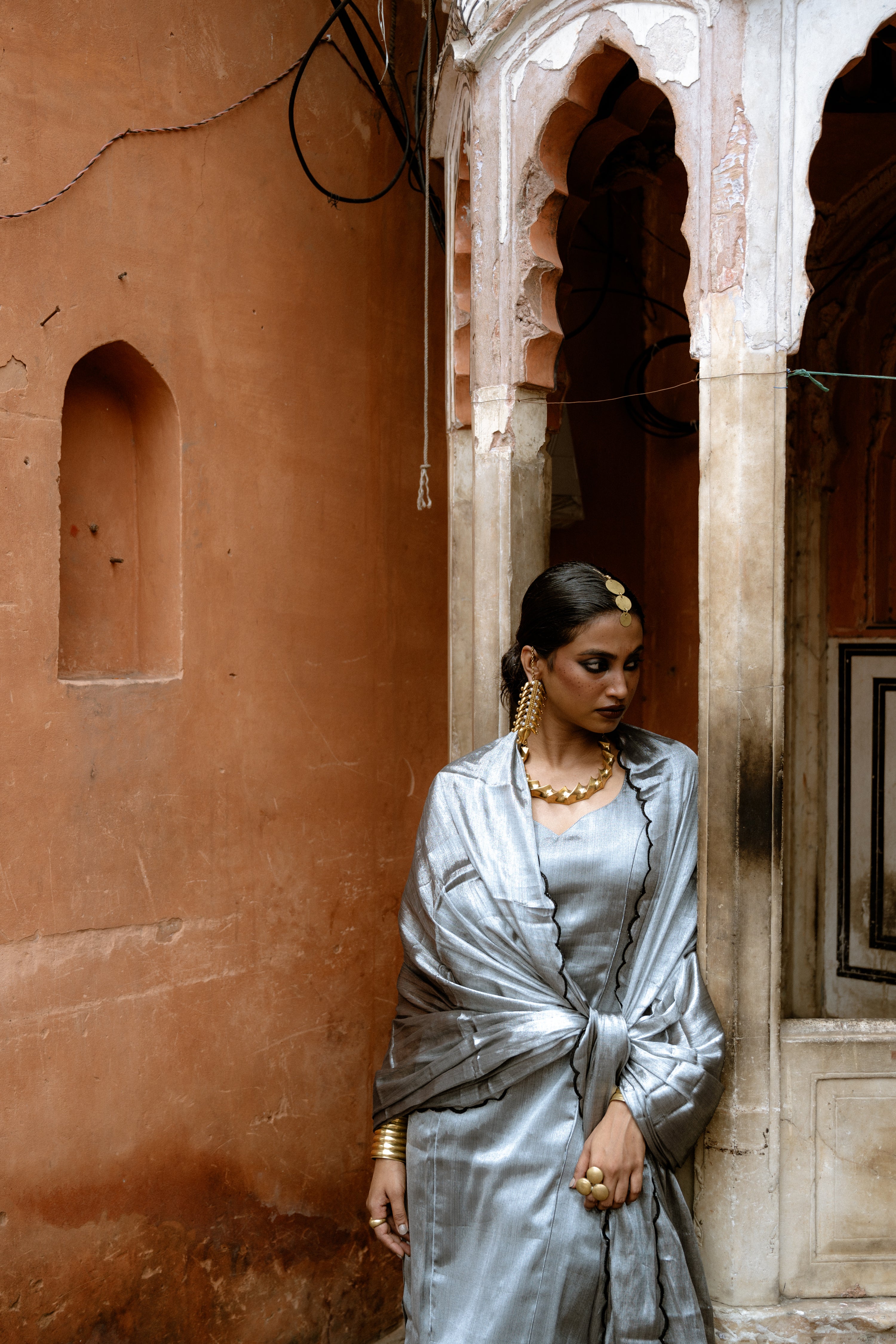 Vyomaya I Silver Handloom Tissue Kurta Pant Set with Dupatta