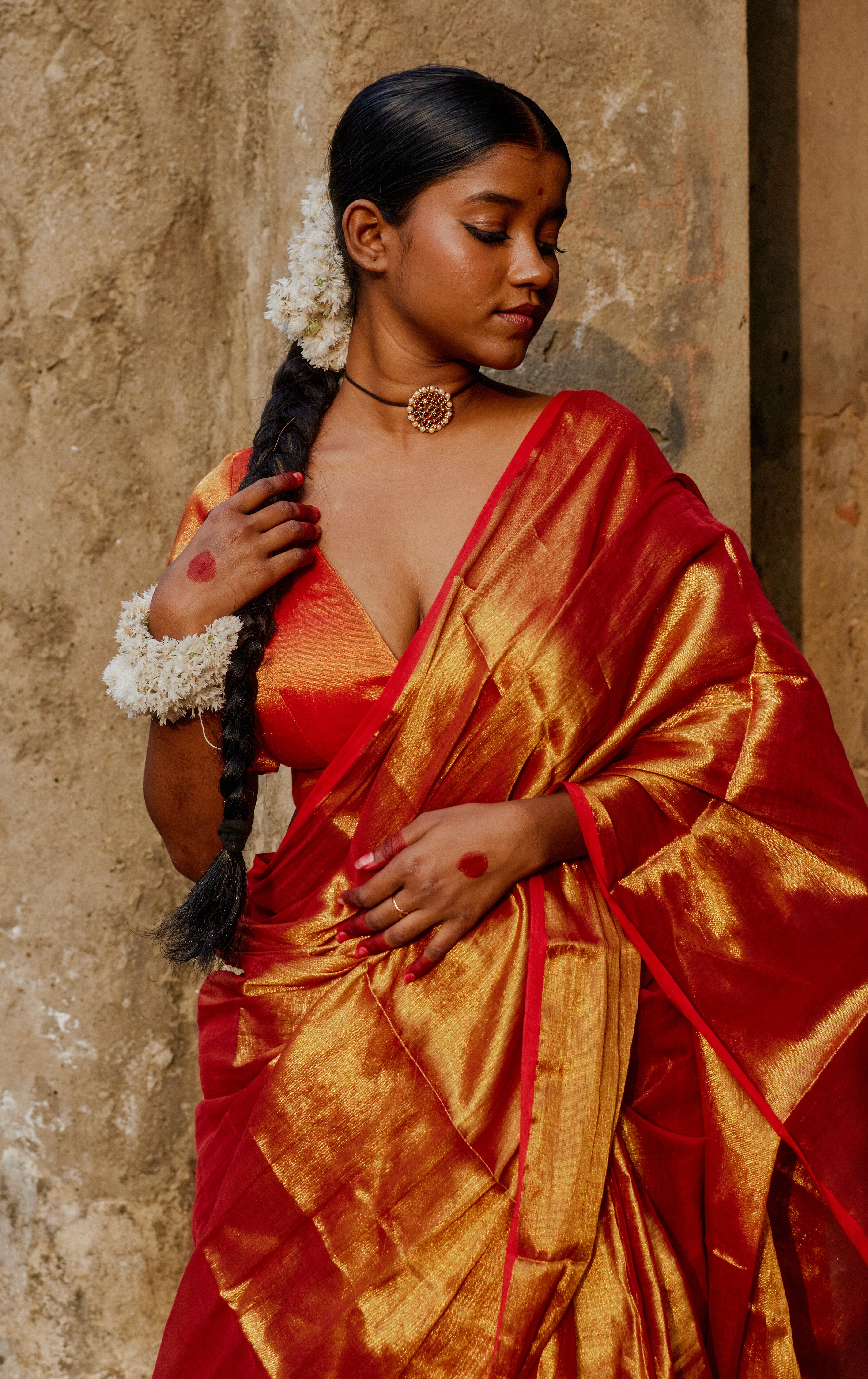 Handwoven Warm Red and Gold Dual Tone Tissue Saree with Ready to Wear Blouse Combo (Tripataka & Ruby Divine)