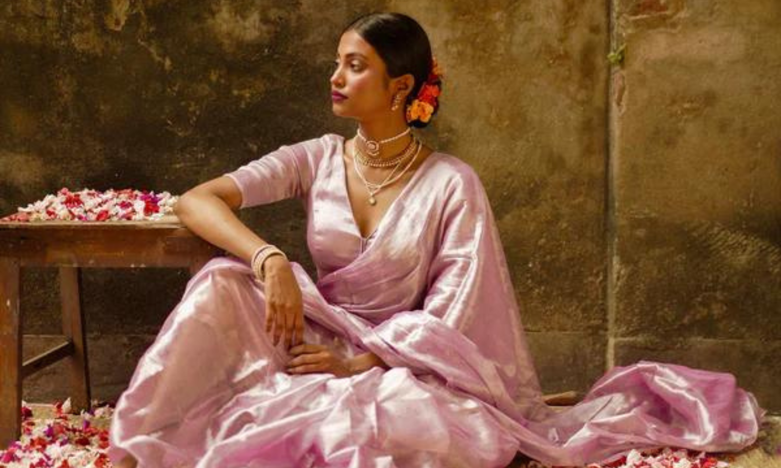 A Consumer's Guide to Identifying Genuine Tissue Silk Sarees