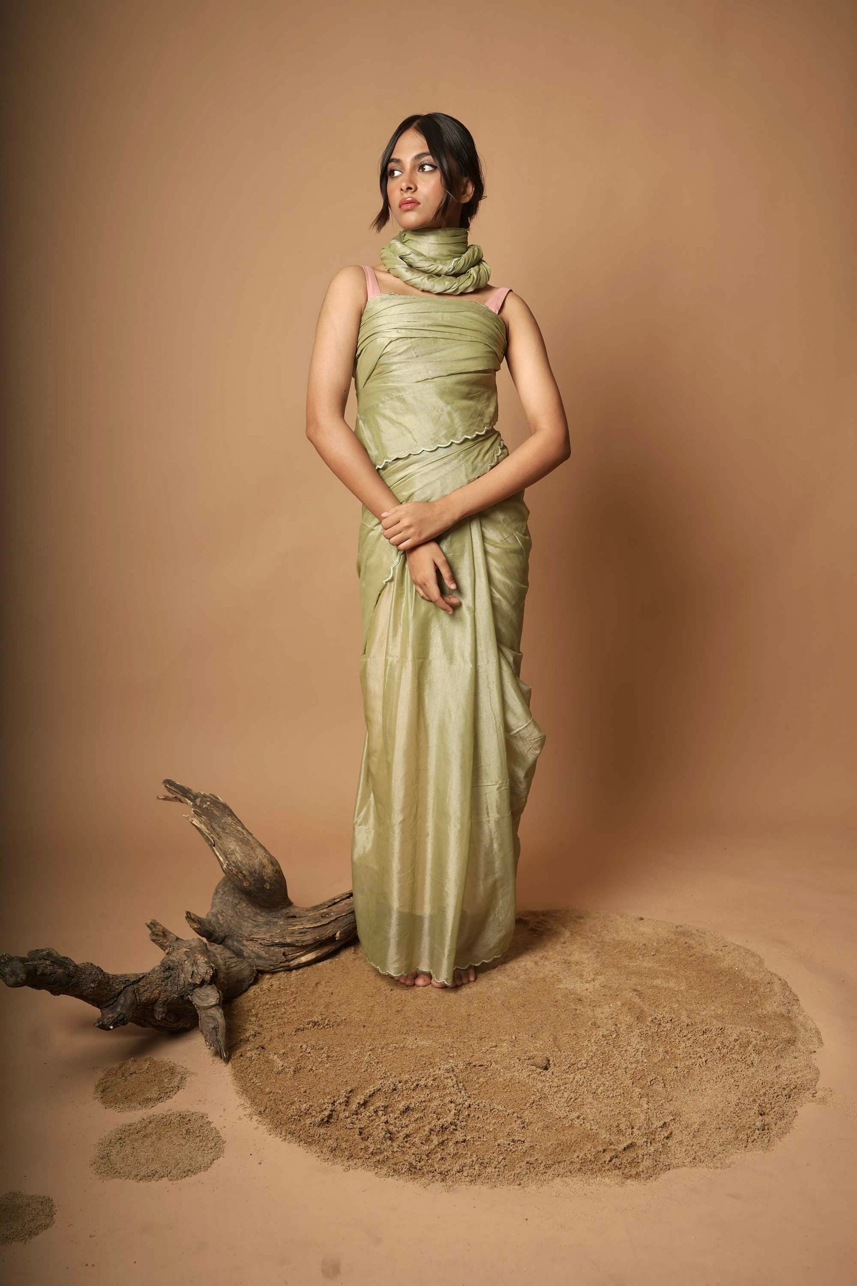 green-scalloped-border-saree