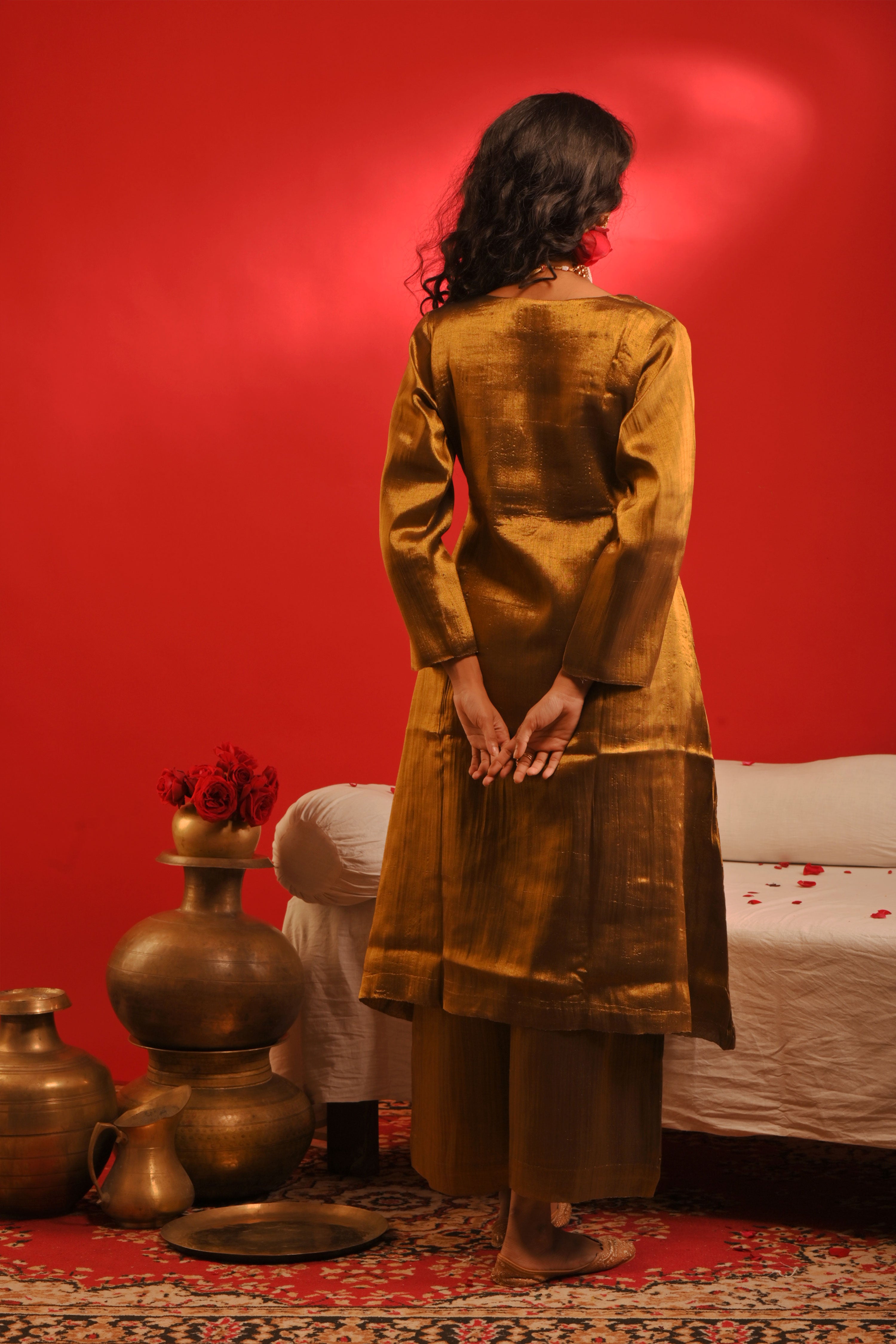 Smritika I Golden handloom tissue kurta pant set with green piping