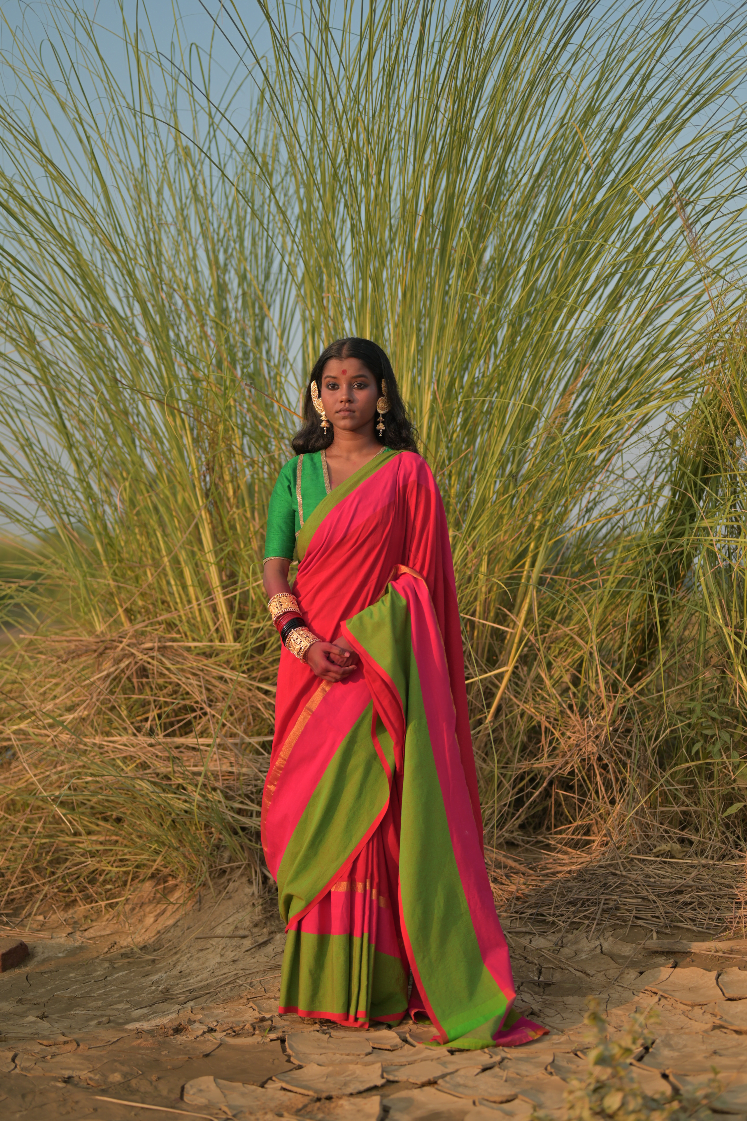 red-handwoven-cotton-saree-with-dua-colour-border