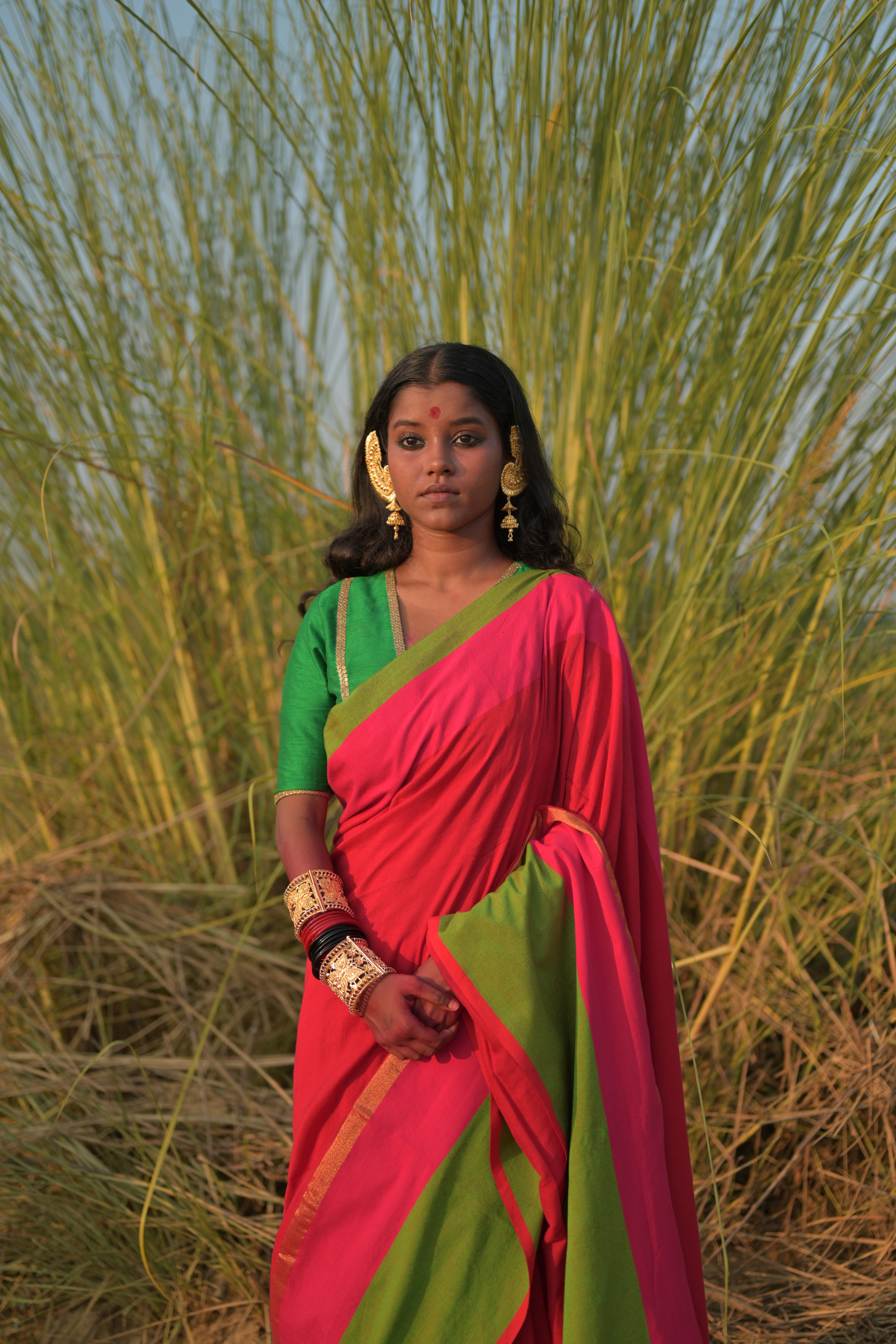 green-pink-bordered-handloom-red-cotton-saree