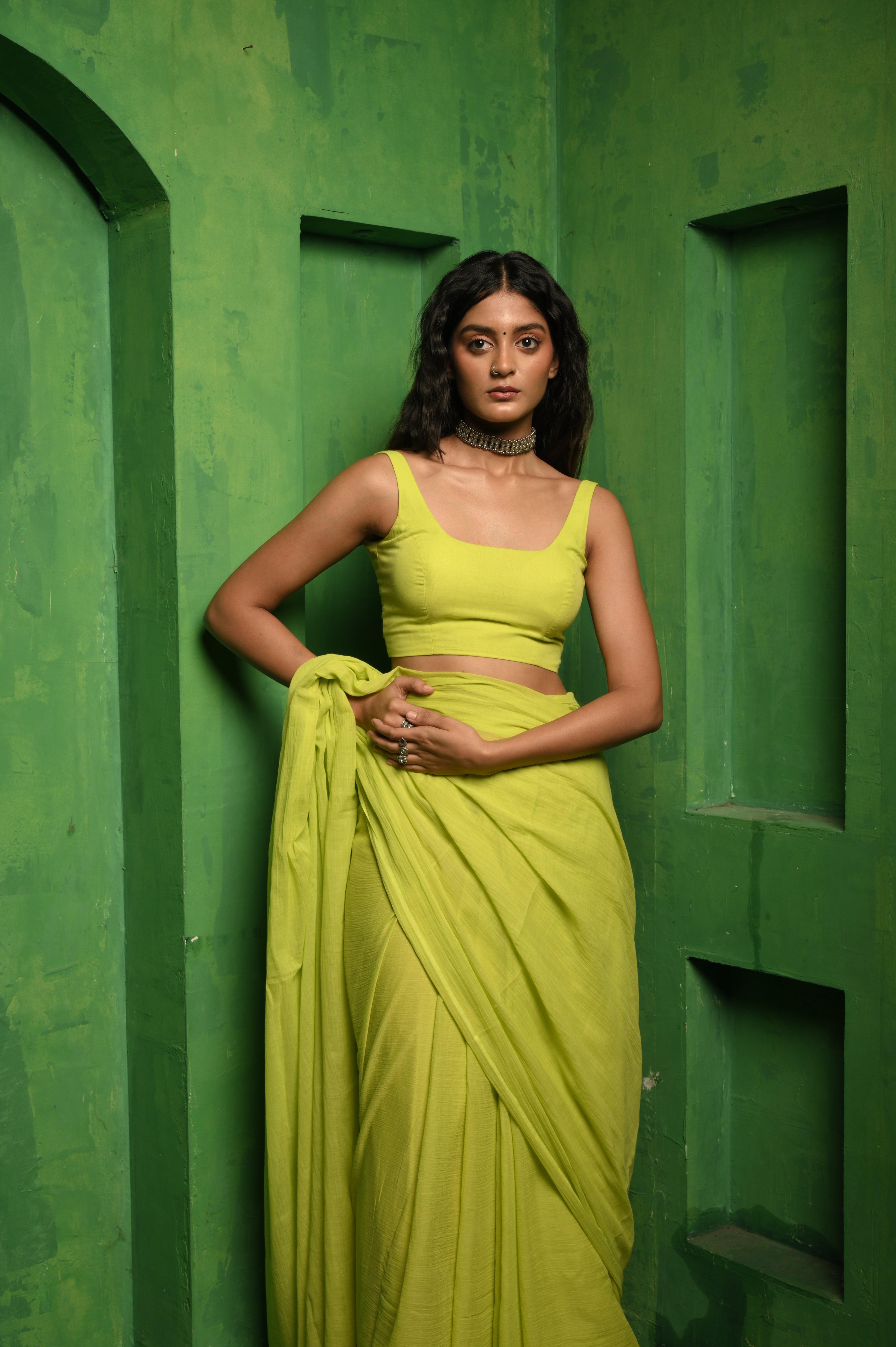 Handwoven Lime Green Mul Modal Saree With Ready to Wear Sleeveless Blouse Combo (Lime Lush & Citron Charm)