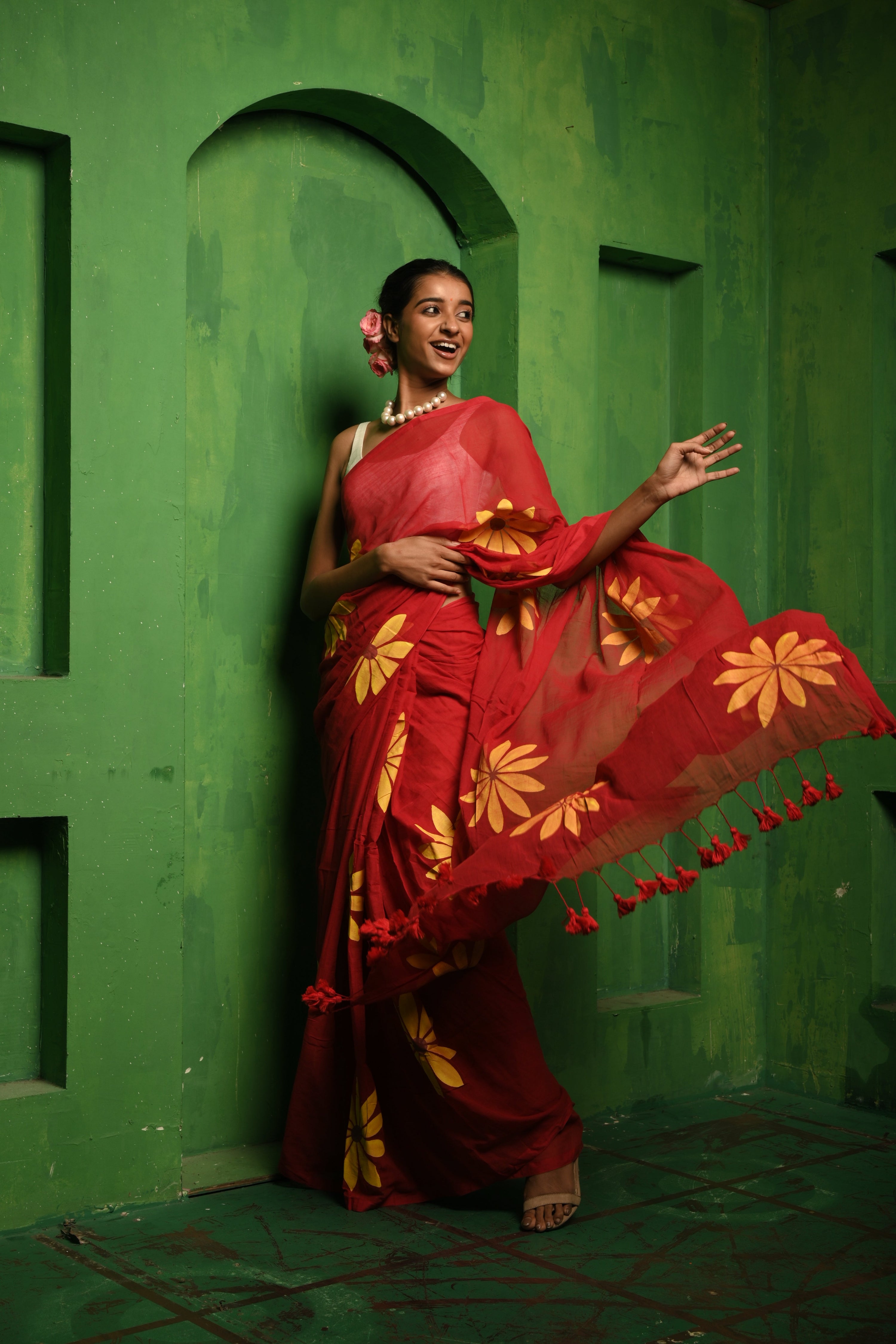 red-mul-cotton-saree-with-hand-painted-florals