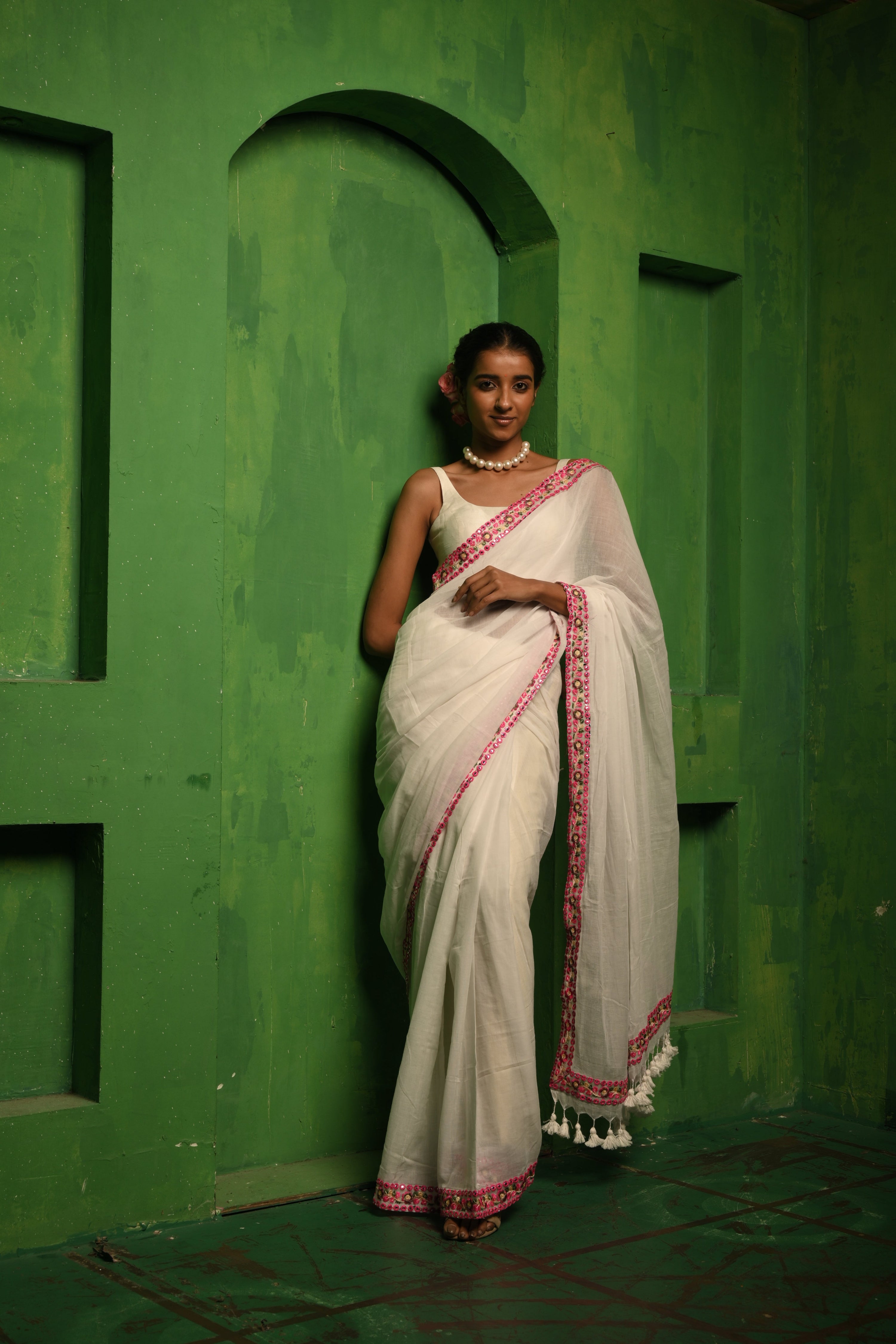 White-handloom-mul-cotton-saree