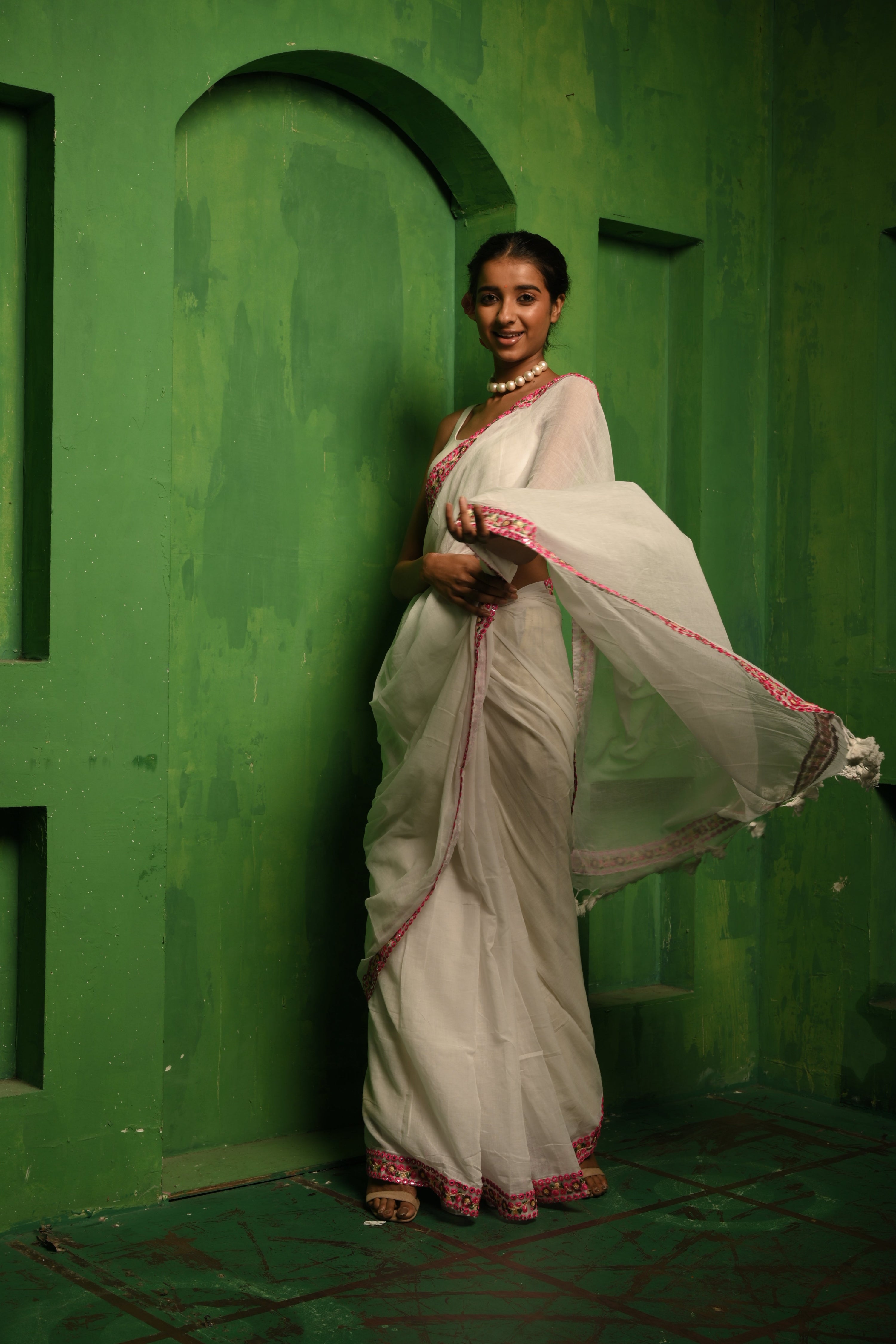 handwoven-white-saree