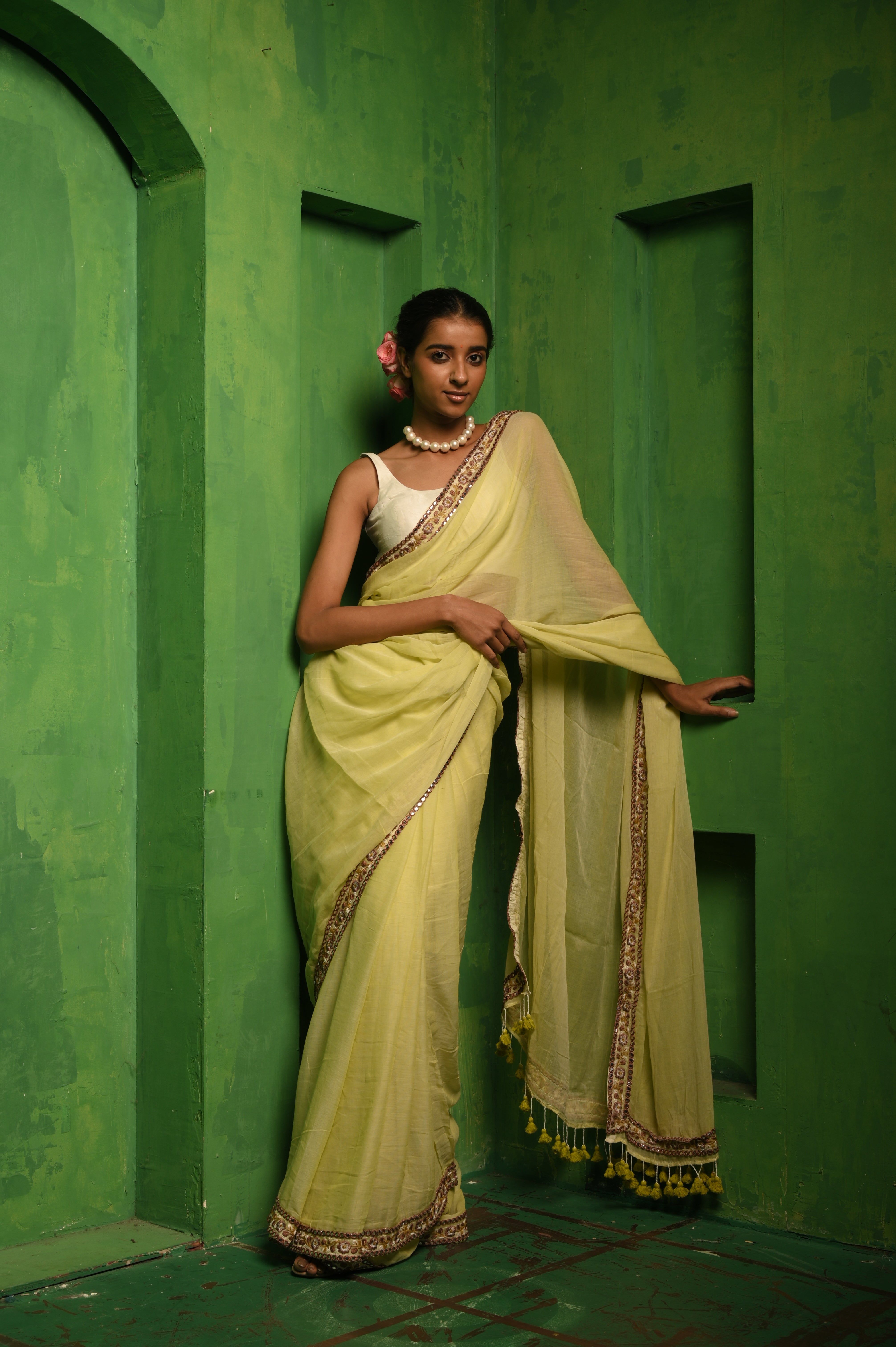 Sapno ki Rani I Yellow Mul Cotton Saree with Embroidered Lace Border