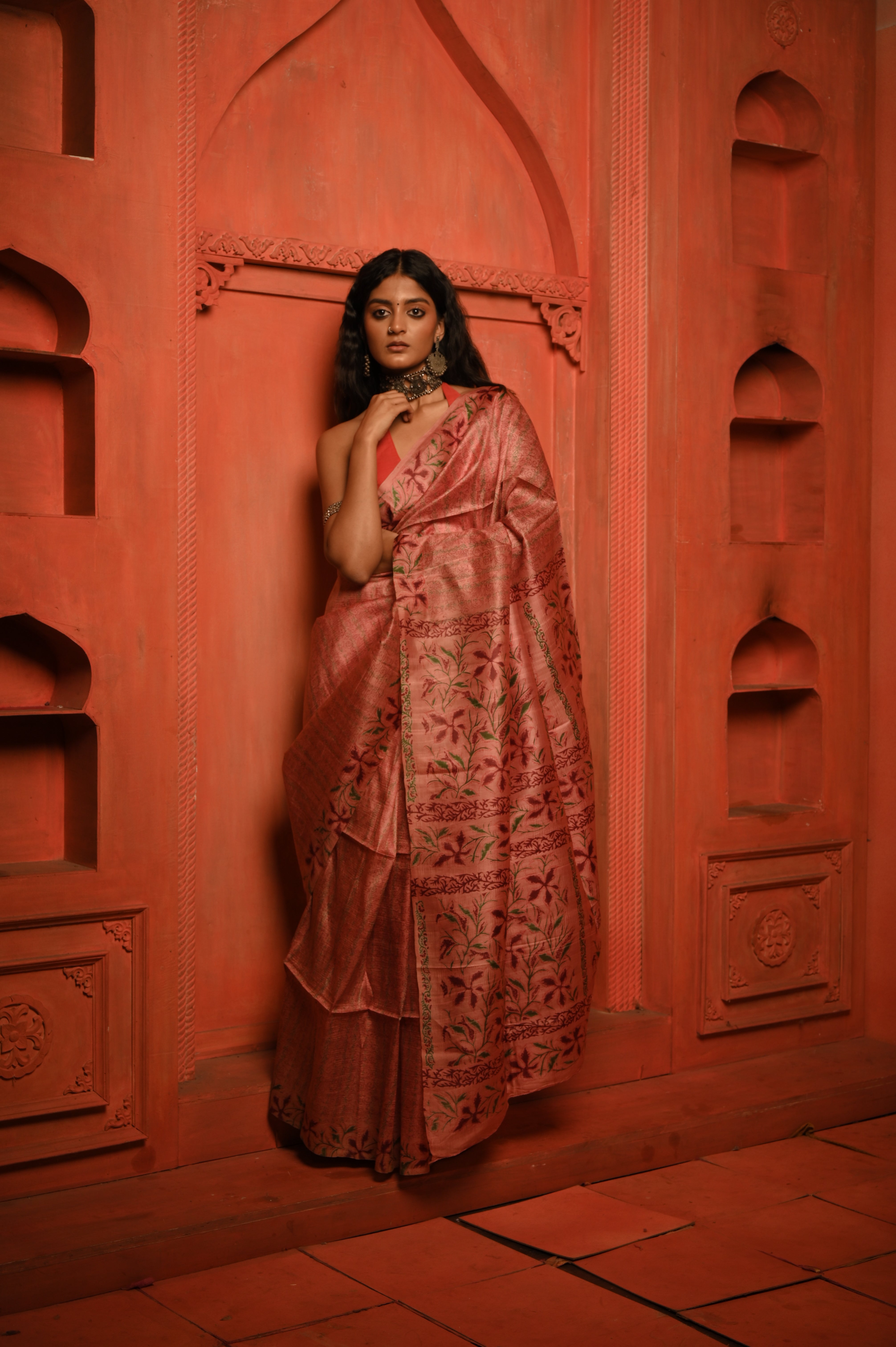 Gulaabi Aangan I Pink Handloom silk floral printed saree