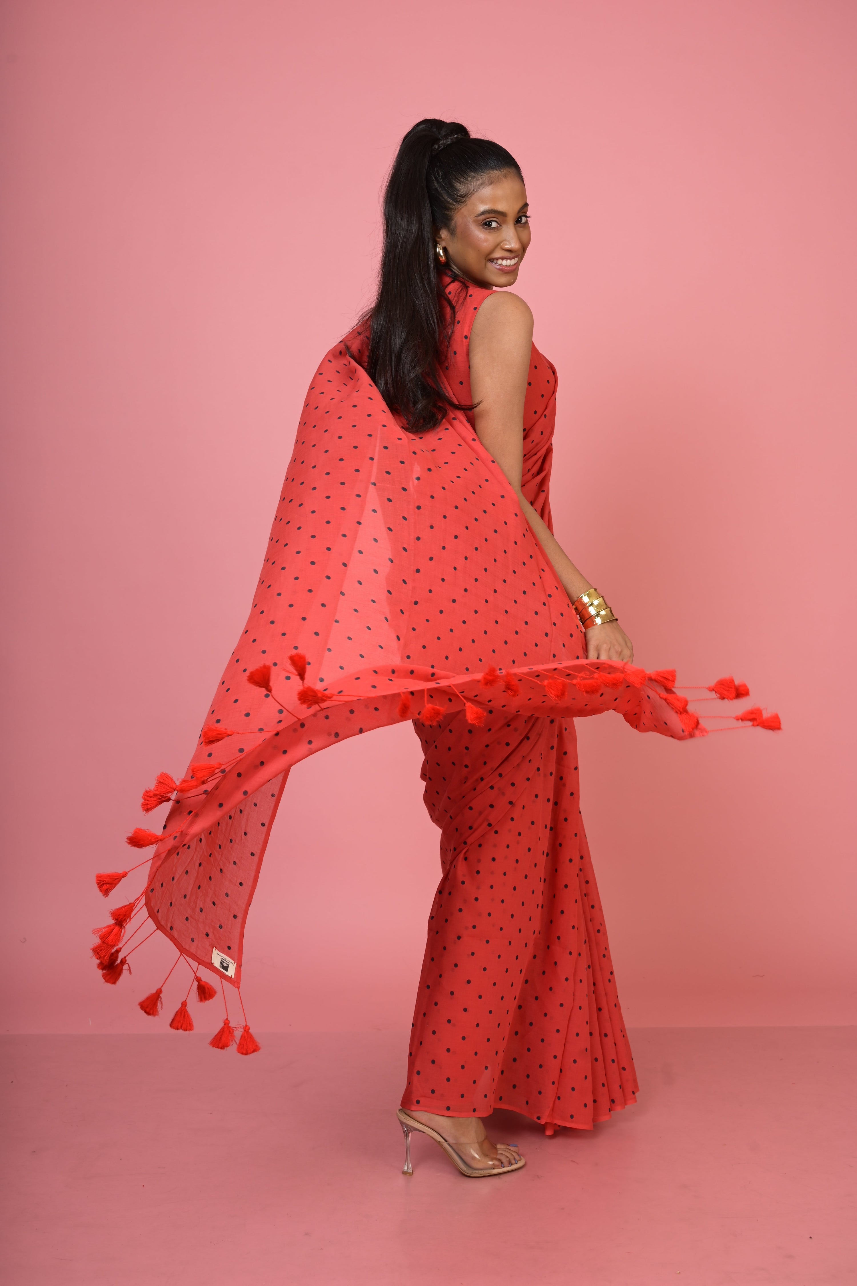 Red Handloom Mul Cotton Polka Dotted Saree with Ready to Wear Red Mul Cotton Polka Dotted Blouse(Chulbuli chilly+Tikhi Mirch)