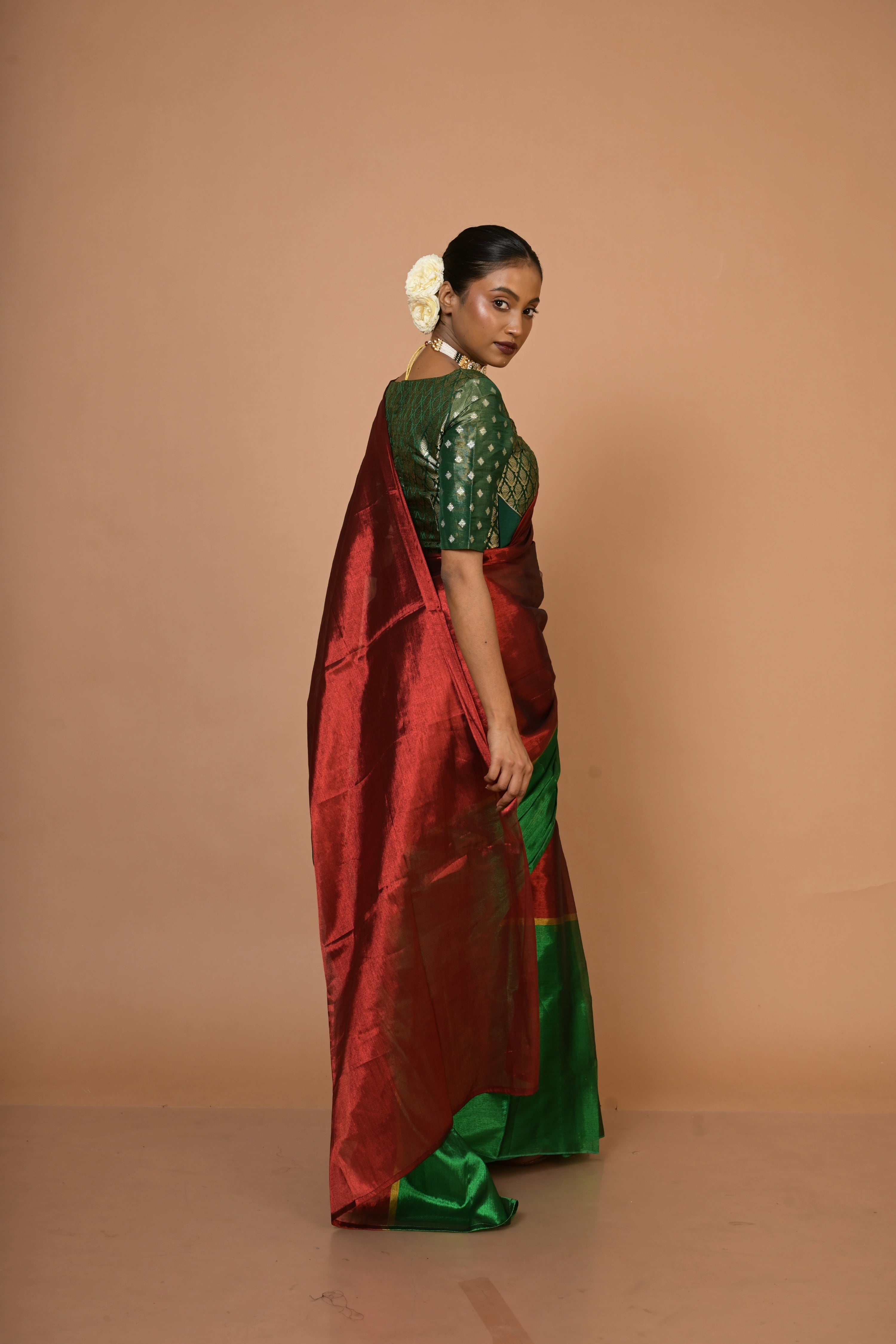 Sampriti I Red and Green Handloom Tissue saree