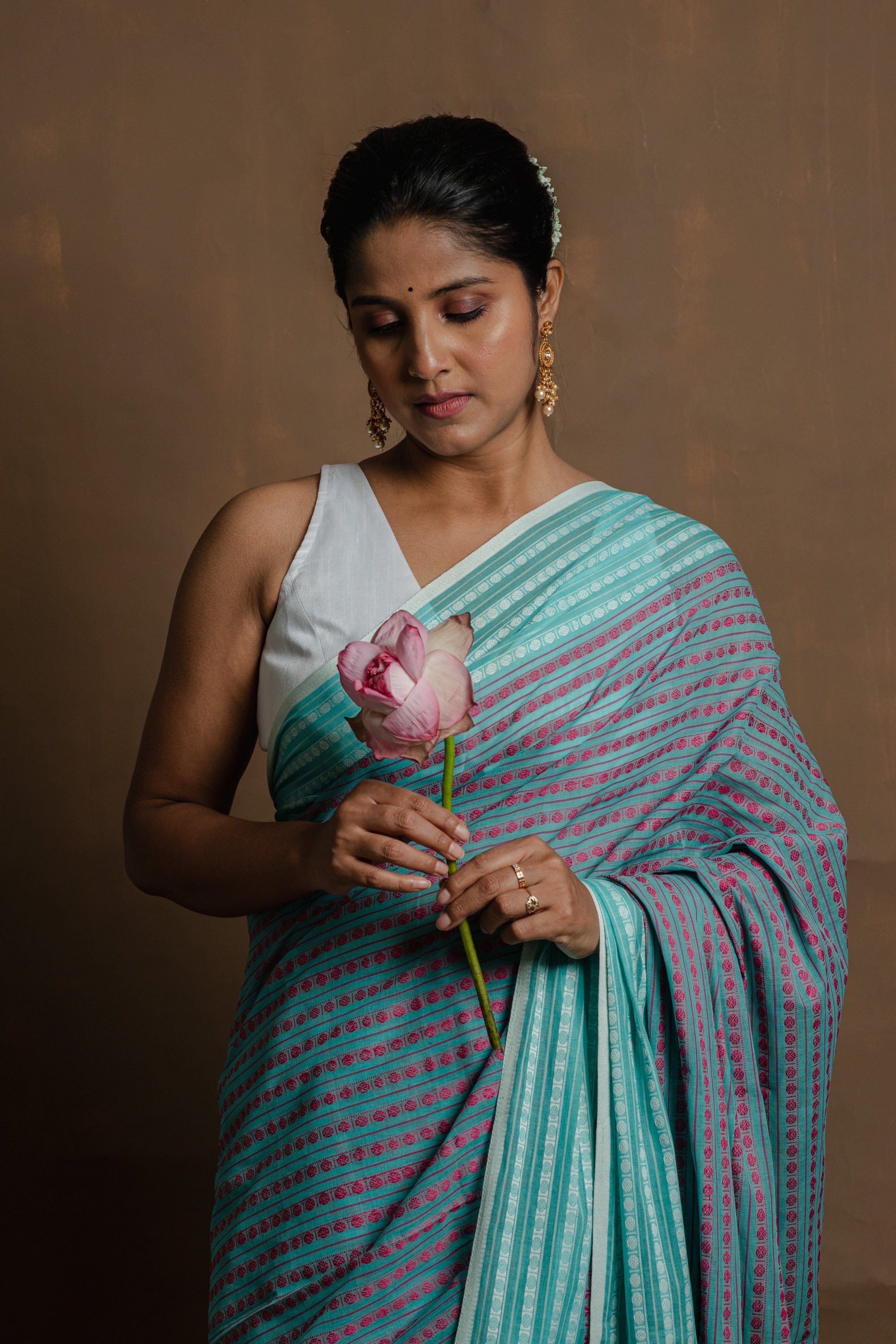 handwoven-blue-pink-dual-colour-cotton-saree