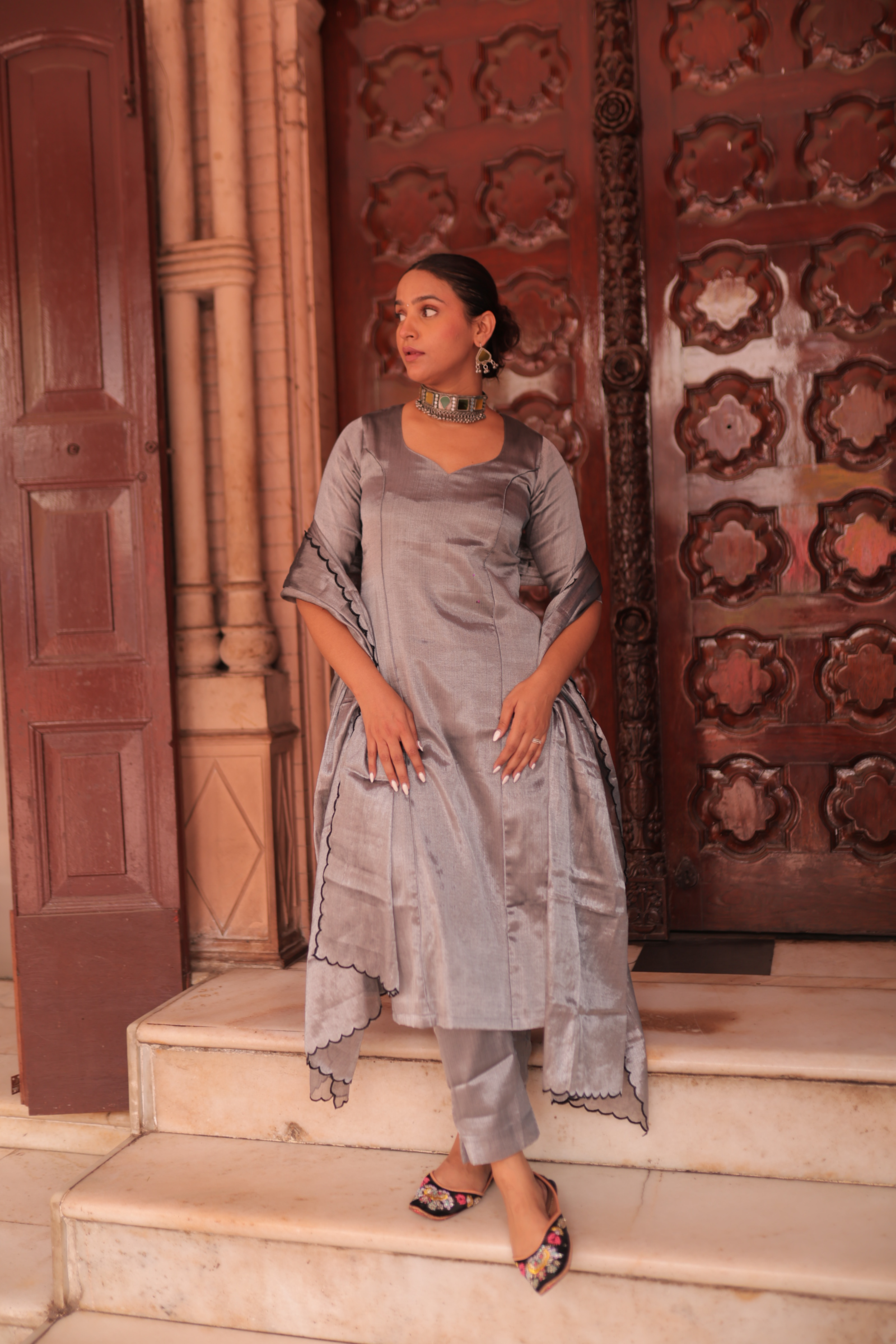 Vyomaya I Silver Handloom Tissue Kurta Pant Set with Dupatta