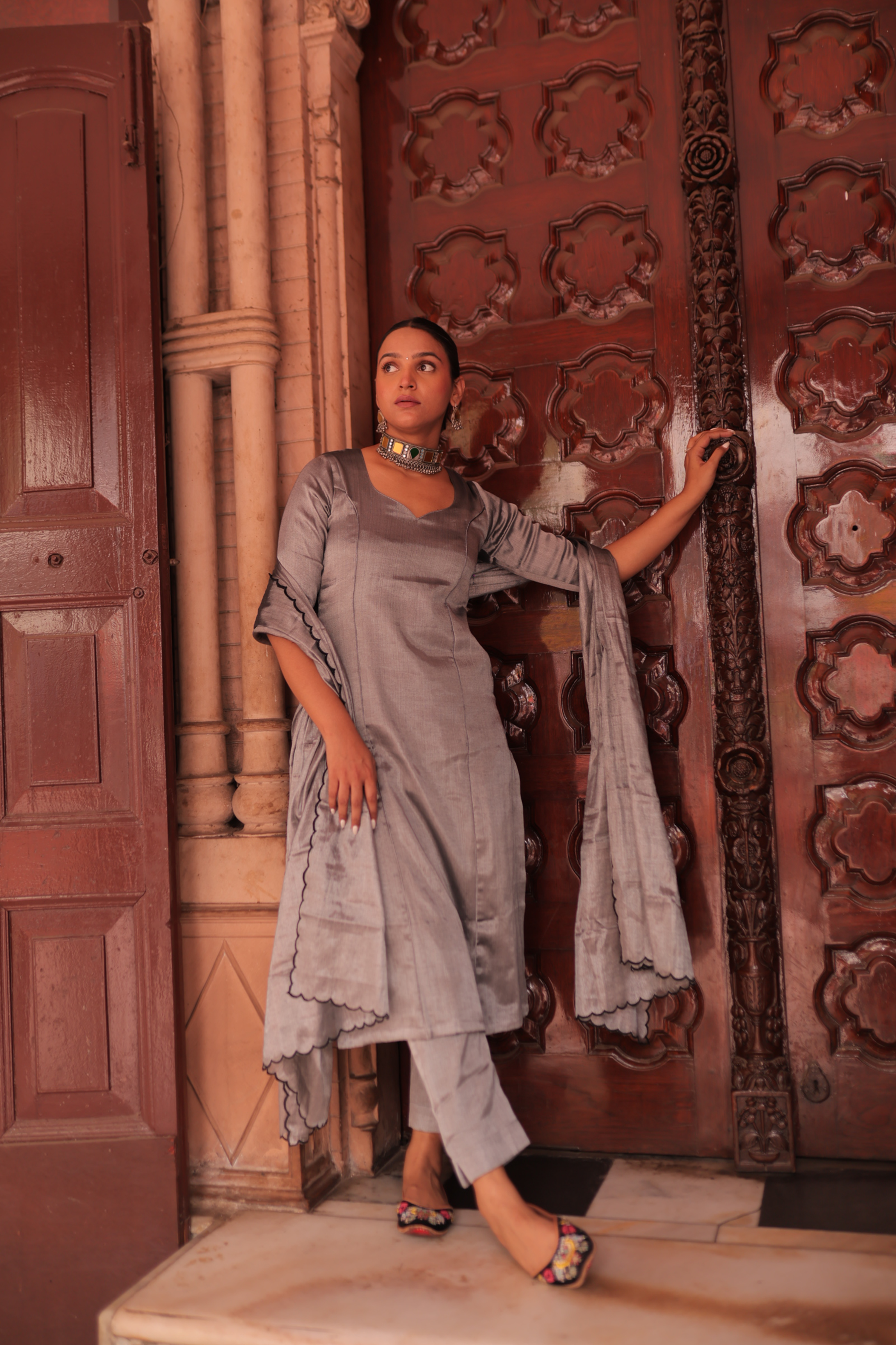 Vyomaya I Silver Handloom Tissue Kurta Pant Set with Dupatta