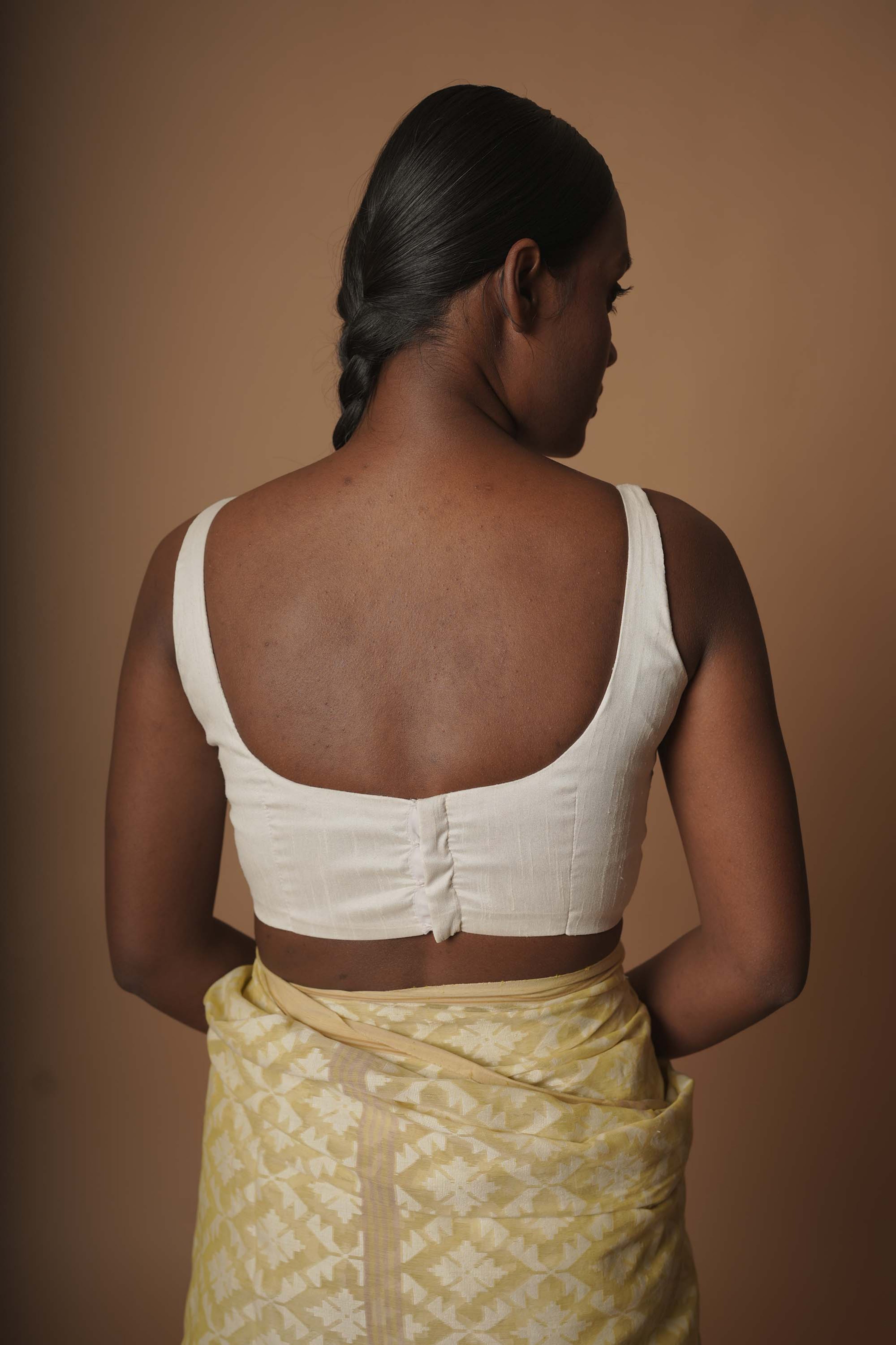 Olive Green Handloom Mul Cotton Zari Striped Saree With White Silk Sleeveless Blouse Combo(Kanak+Snowdrop)