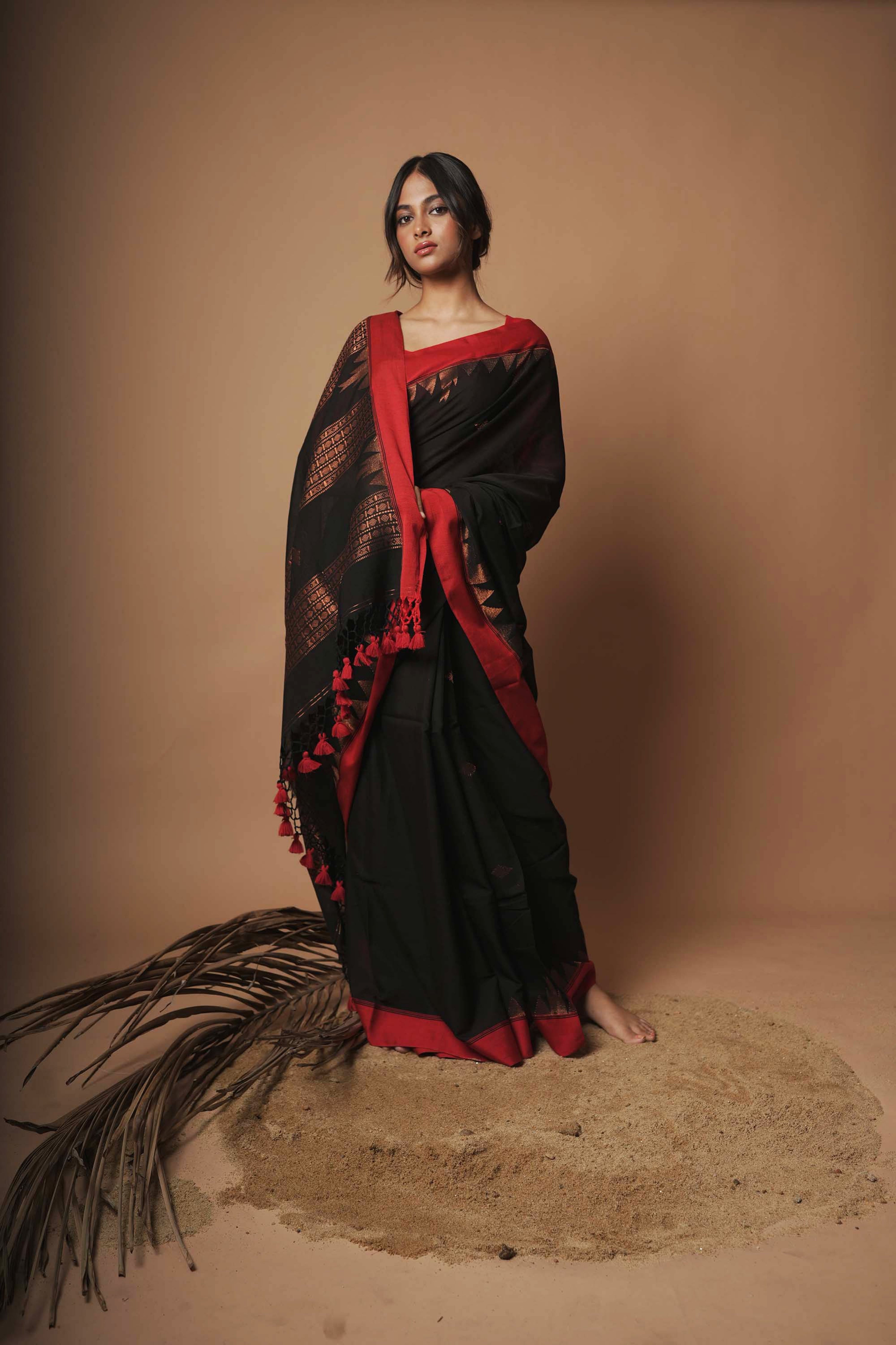 black-handloom-cotton-saree-with-zai-border