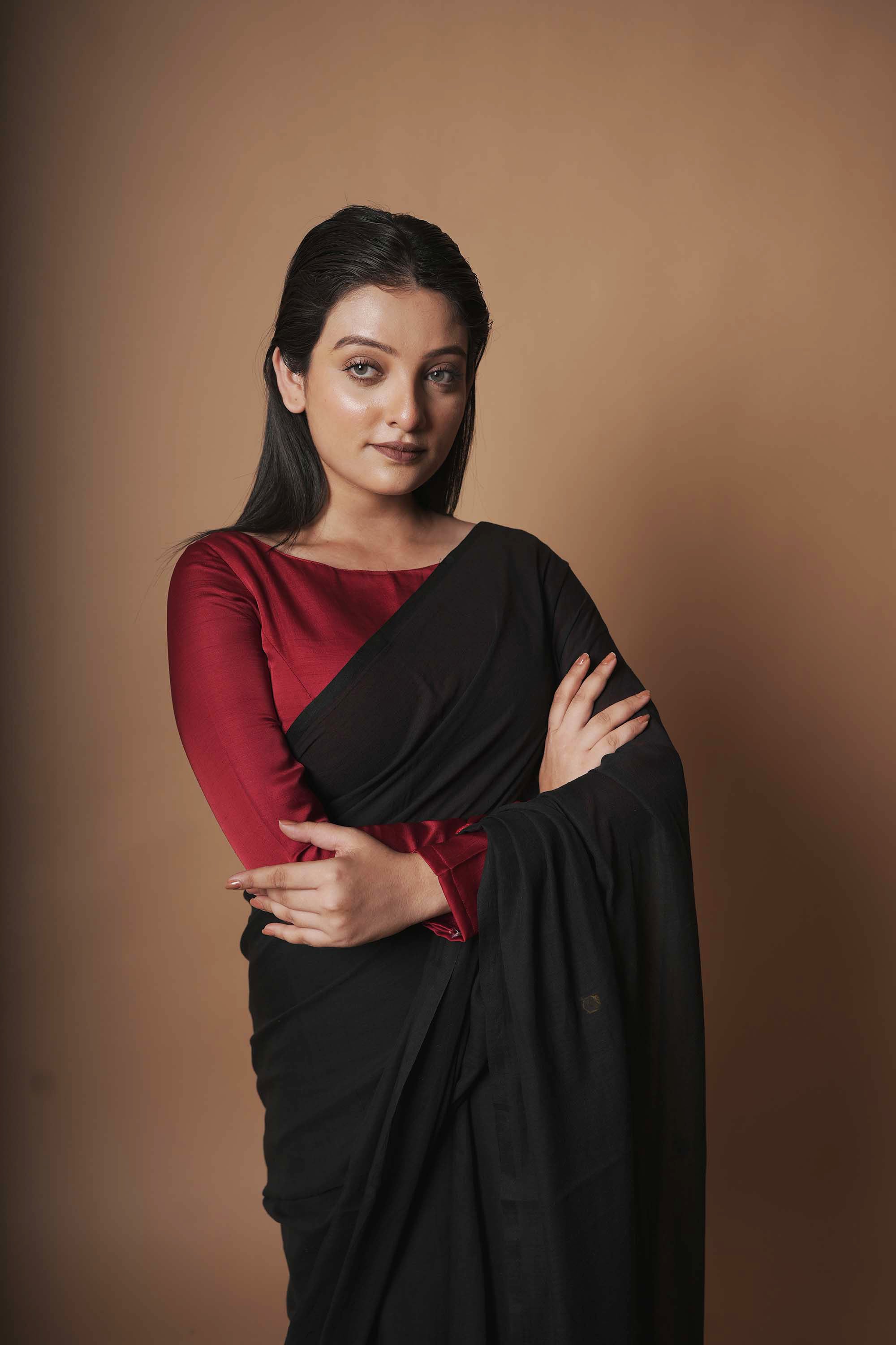 Timtimaati raat I Black handloom cotton saree with mirror embroidery