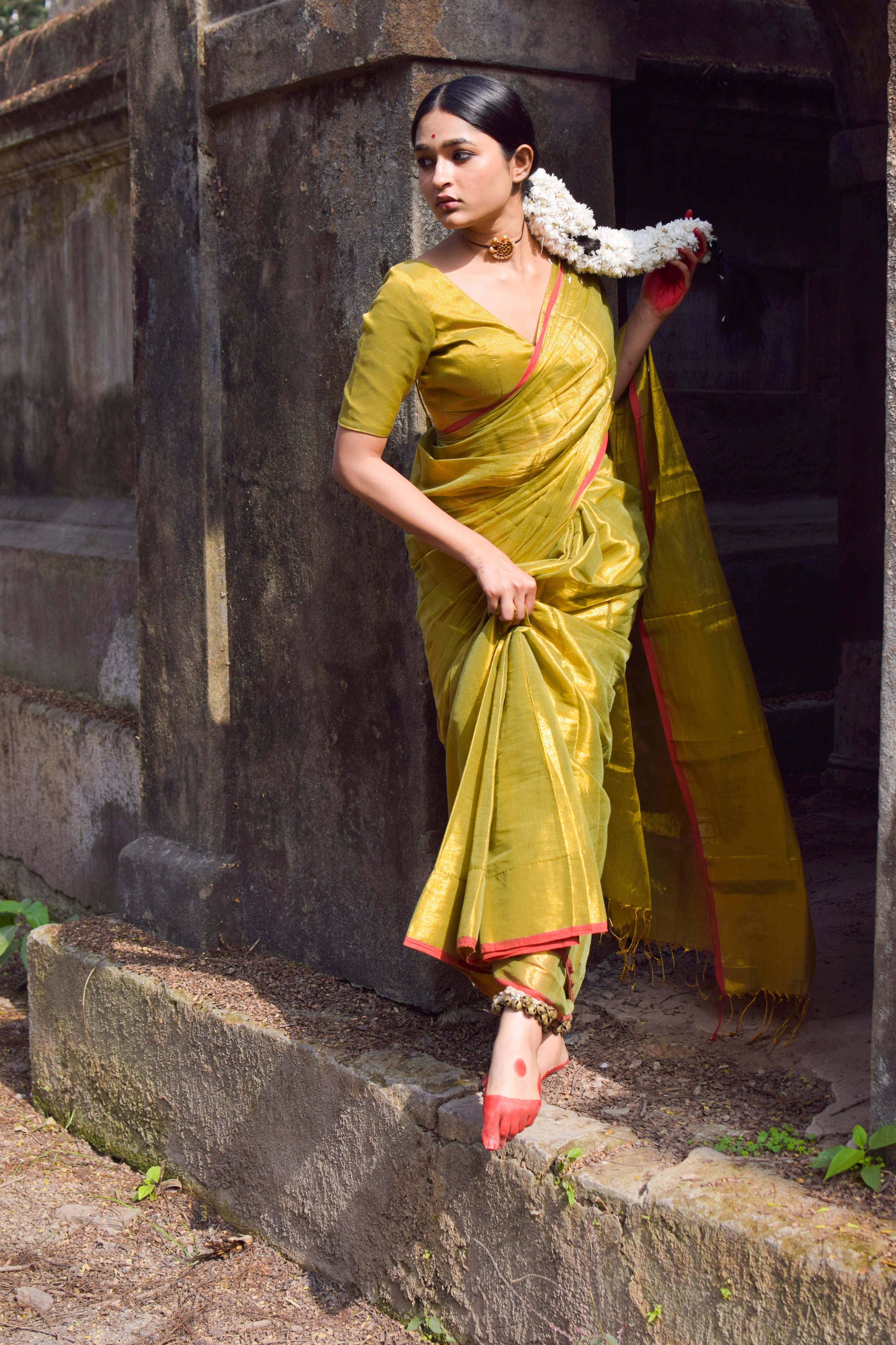 Chandrakala I Olive Green Dual Tone Tissue Saree