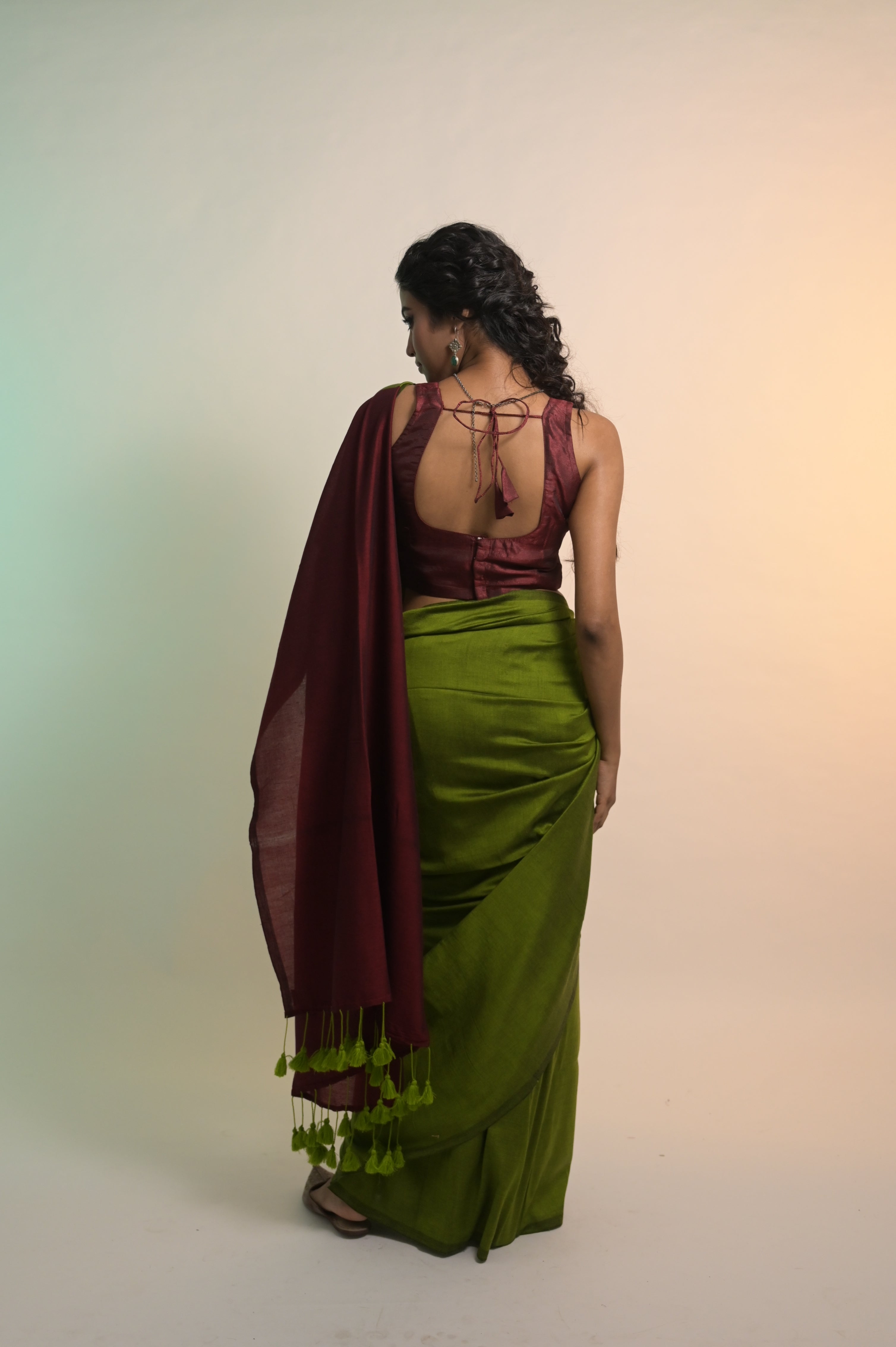Geet Suhani I Olive Green Handloom Cotton Acrylic Saree