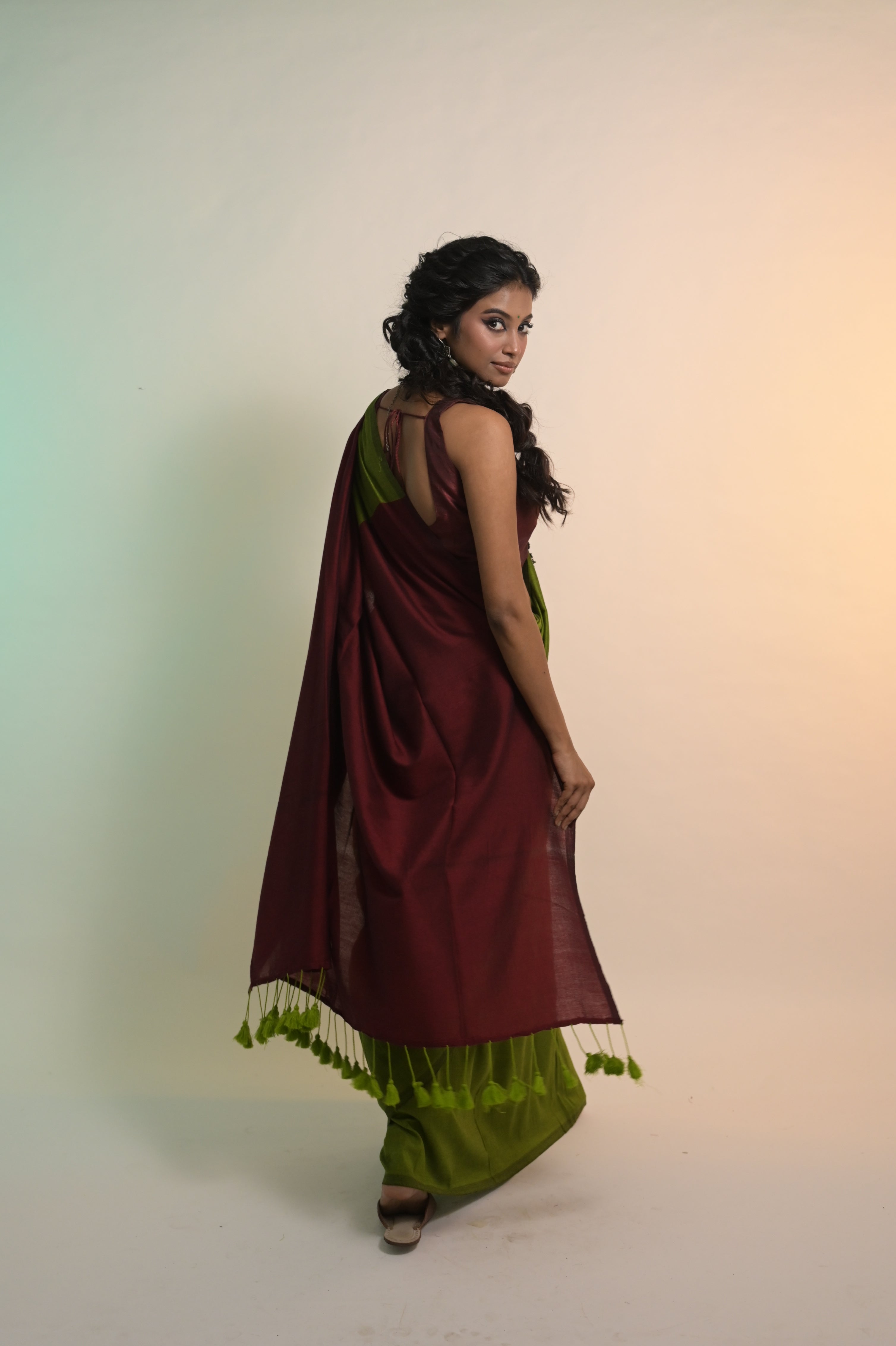 Geet Suhani I Olive Green Handloom Cotton Acrylic Saree