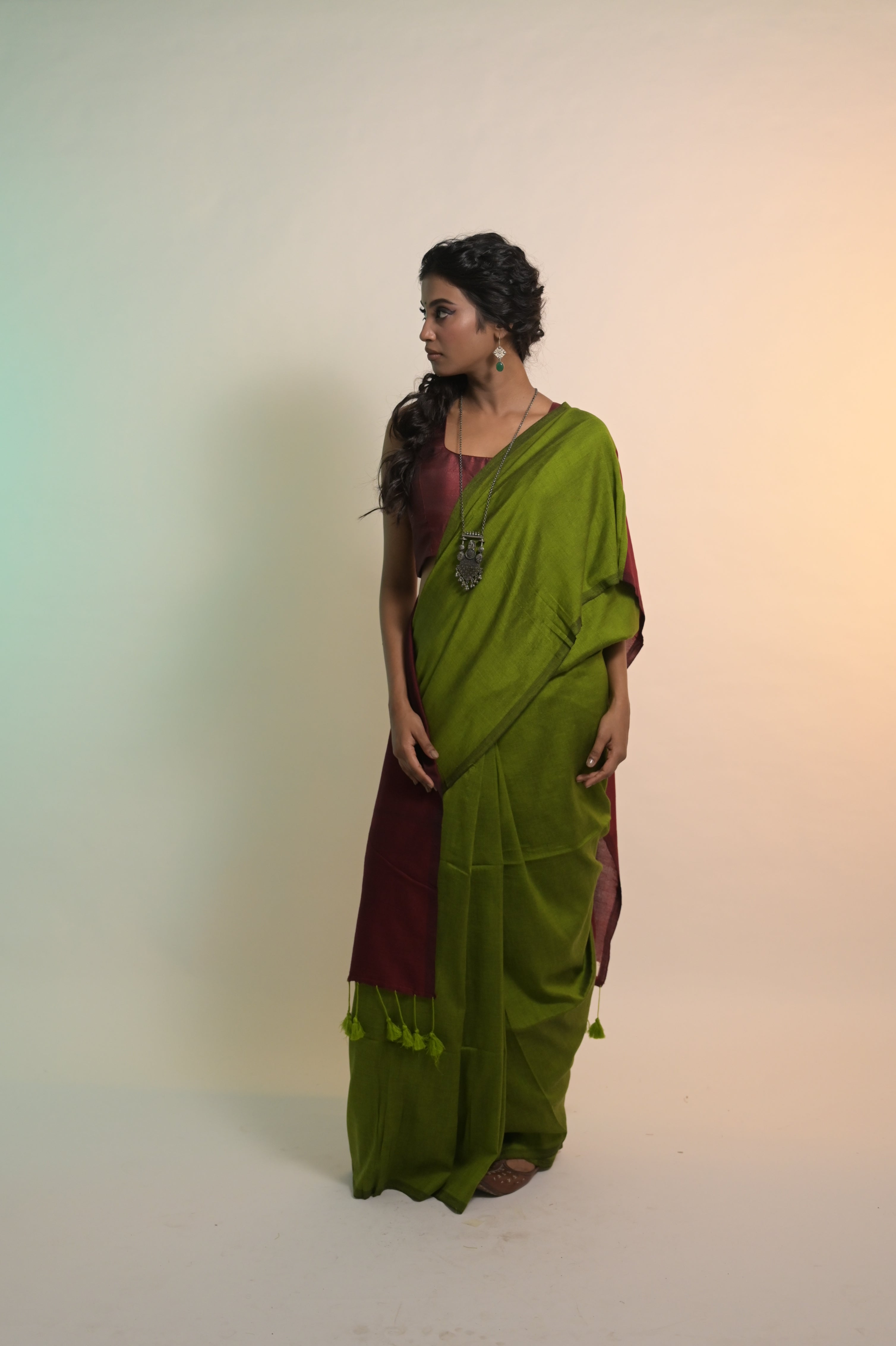 Geet Suhani I Olive Green Handloom Cotton Acrylic Saree