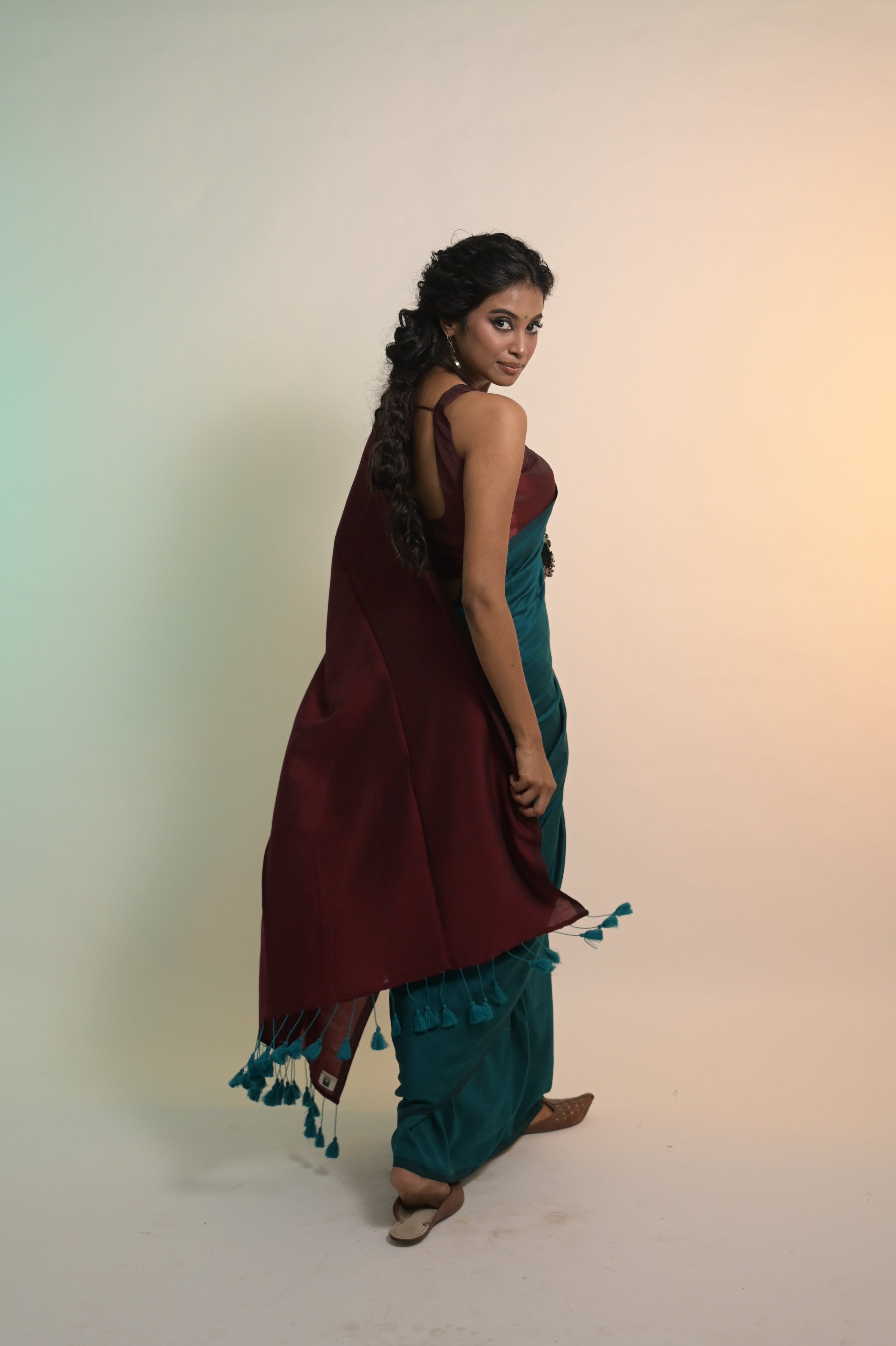Bottle Green Handloom Cotton Acrylic Saree with Maroon Silk Sleeveless Blouse Combo(Dil ki Tamanna+Aabha)