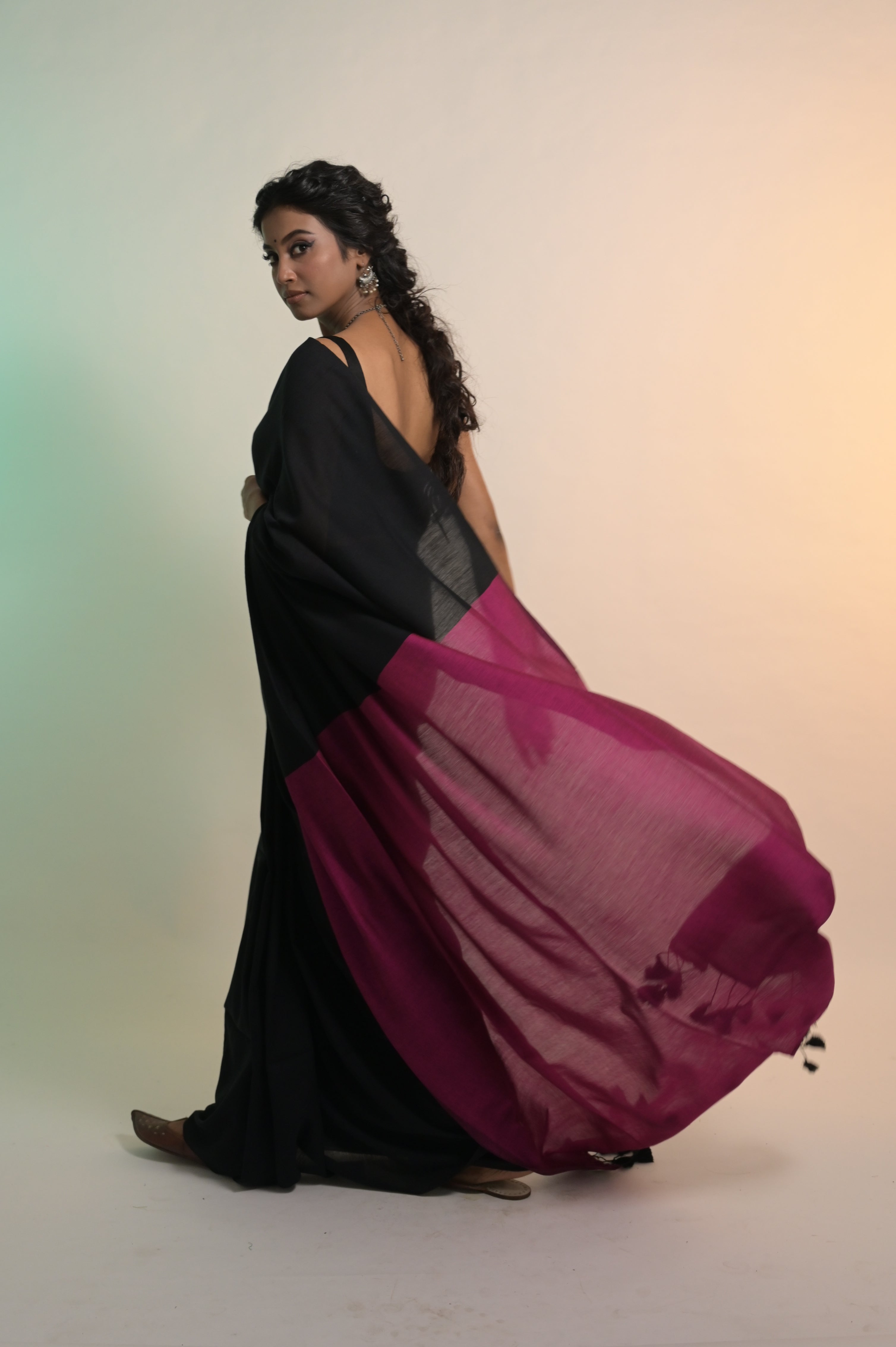 Zindagi ki safar I Black Handloom Cotton Acrylic Saree
