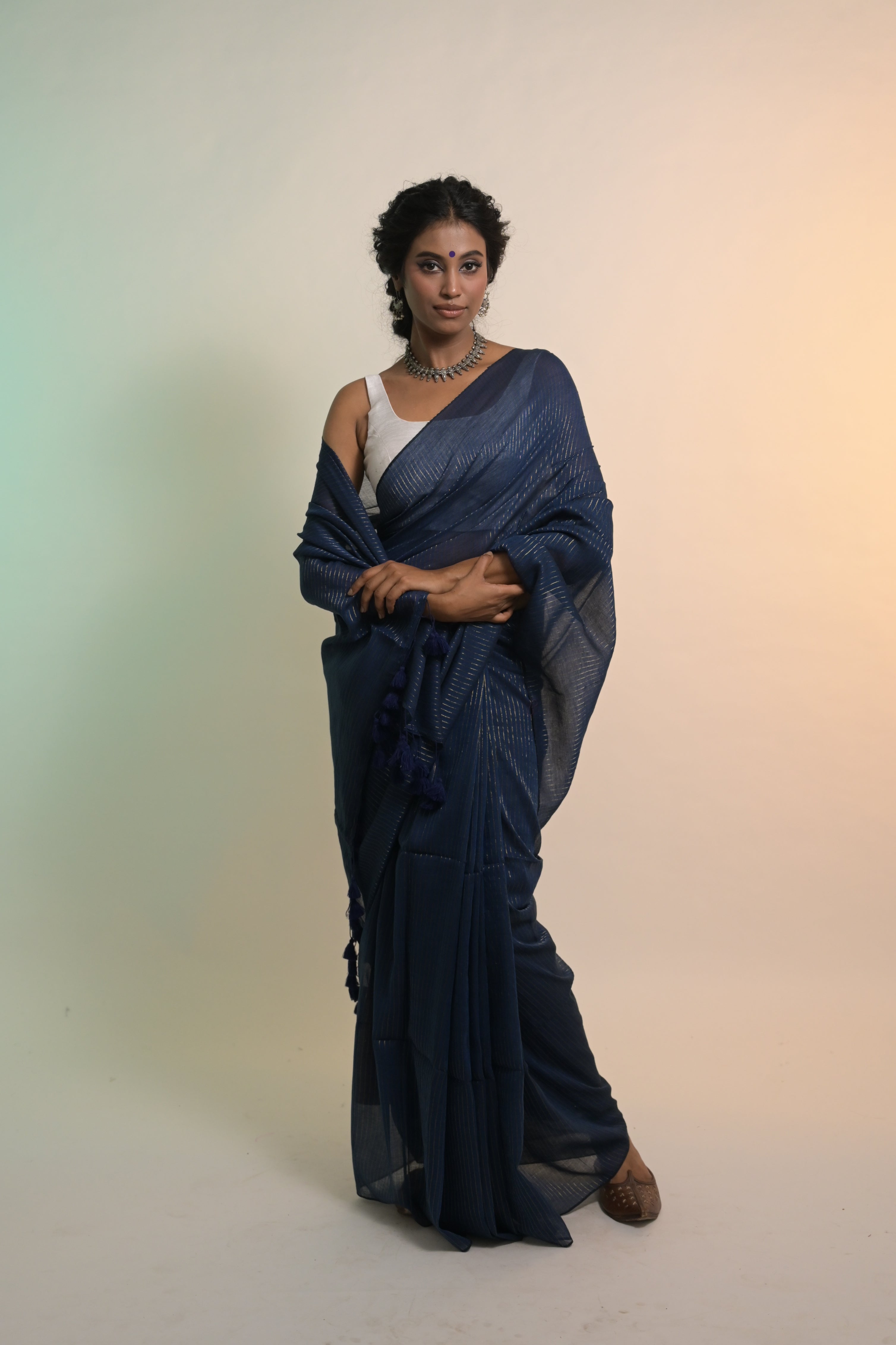 Navy Blue Handloom Mul Cotton Zari Striped Saree With White Silk Sleeveless Blouse Combo(Jal Tarang+Snowdrop)