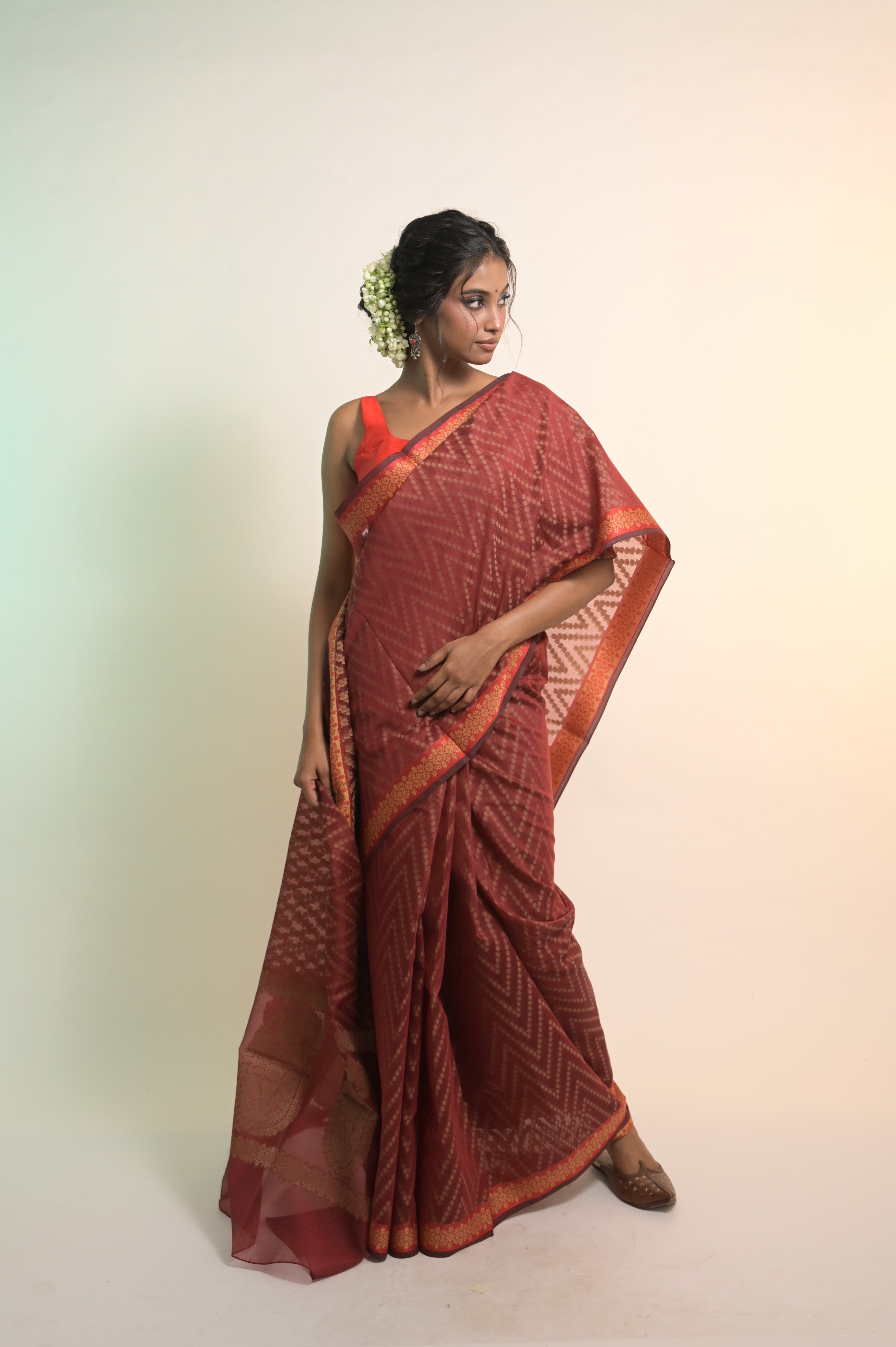 Chhavi I Maroon Handloom Cotton Bandhni Printed Saree