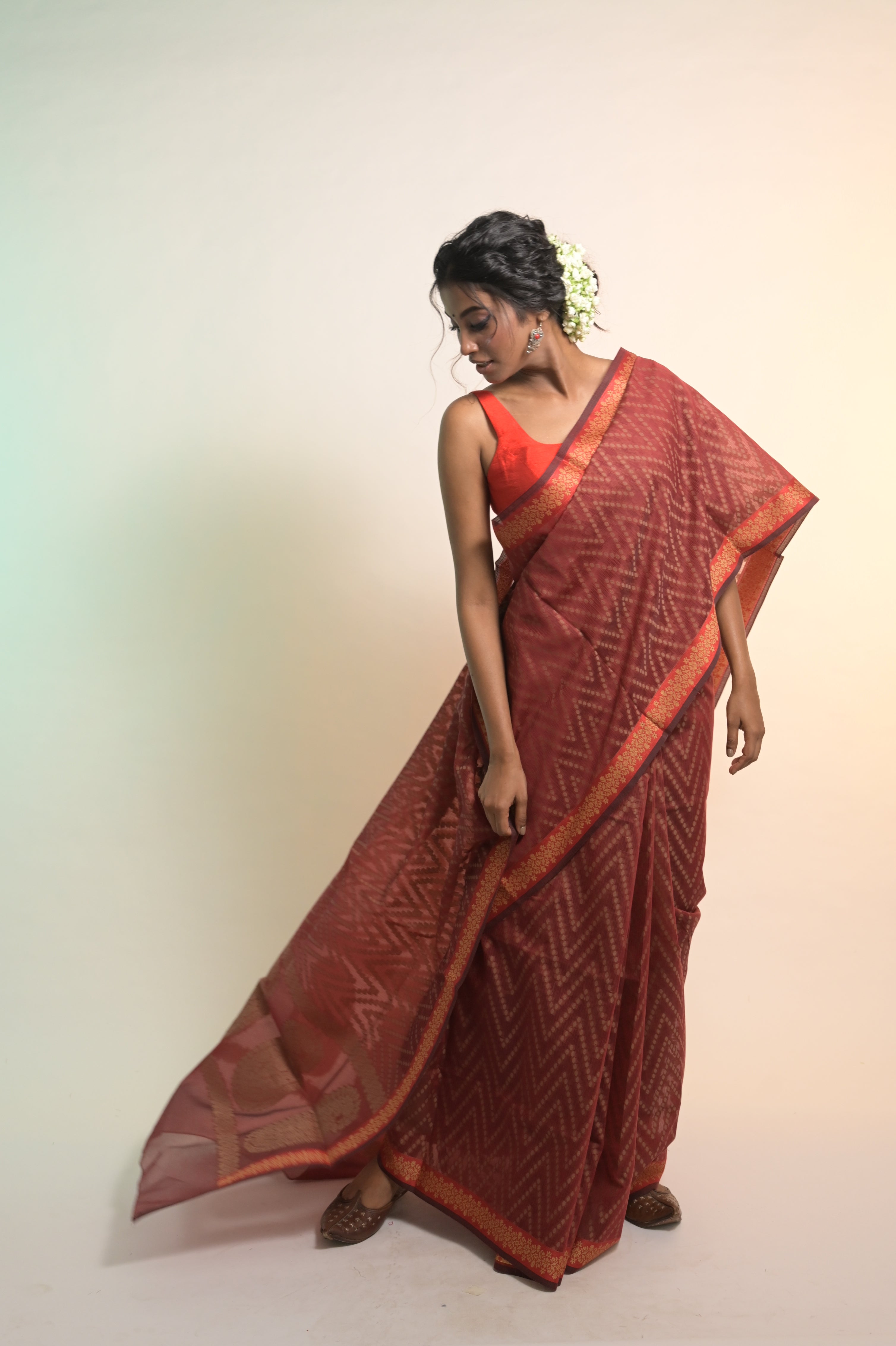 Chhavi I Maroon Handloom Cotton Bandhni Printed Saree