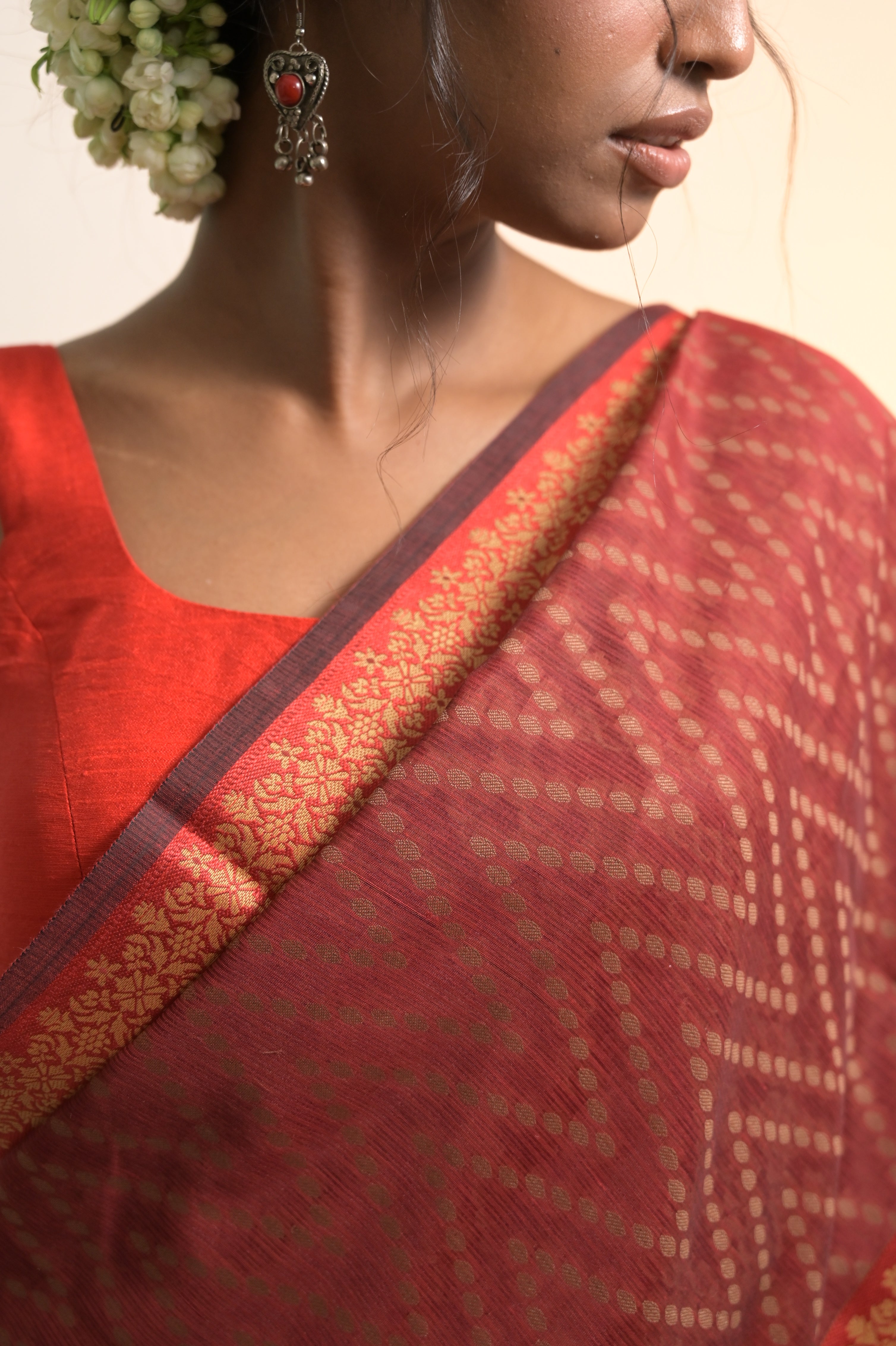 Chhavi I Maroon Handloom Cotton Bandhni Printed Saree
