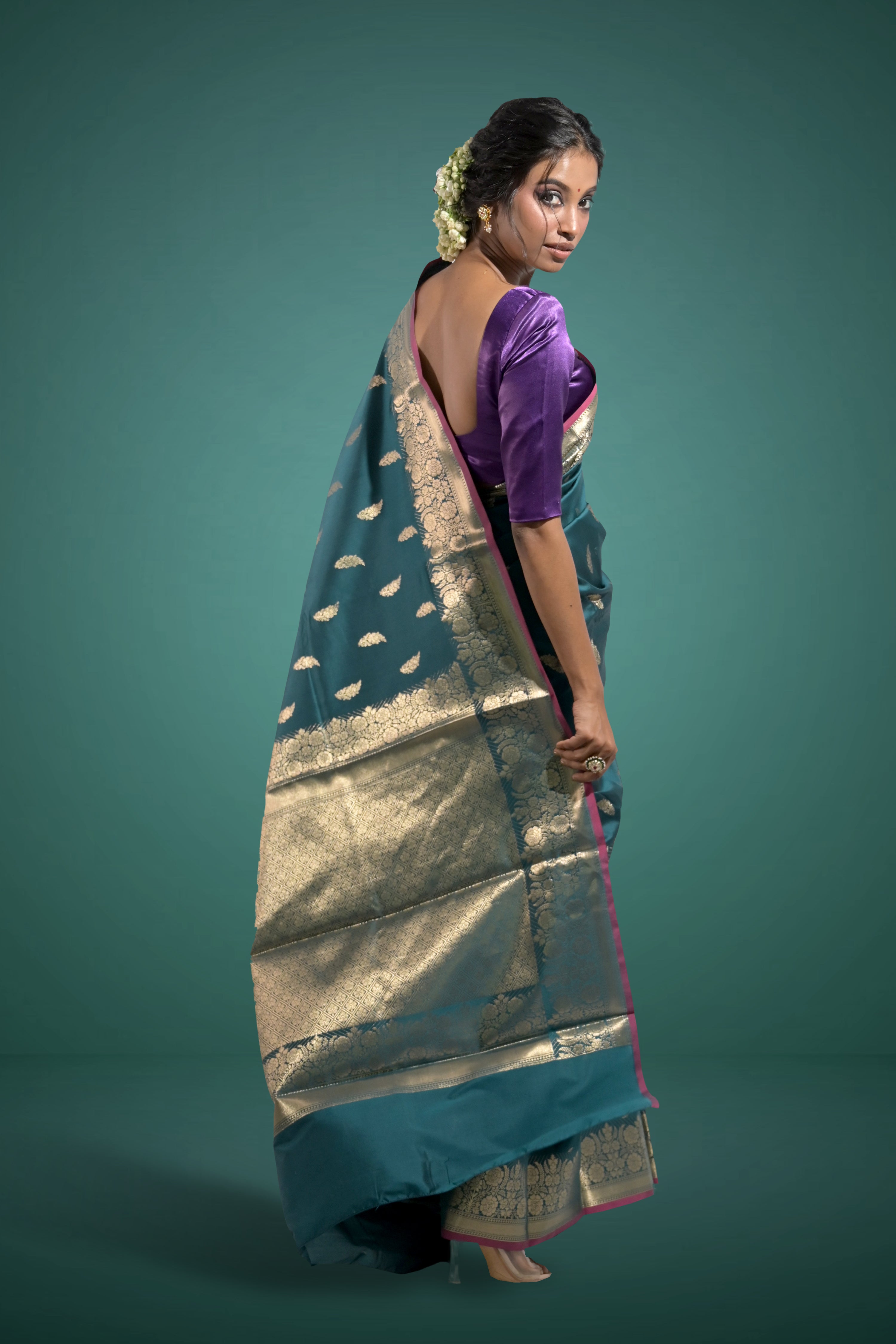 Hara Raunaq I Rama Green Handloom Silk Banarasi Saree with floral zari border and Butis